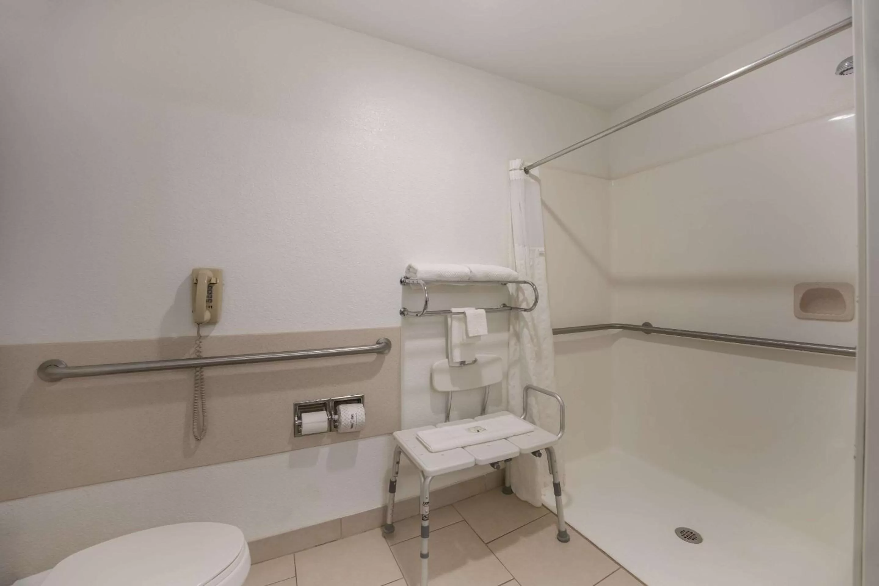 Shower in Quality Inn & Suites Clayton, NM