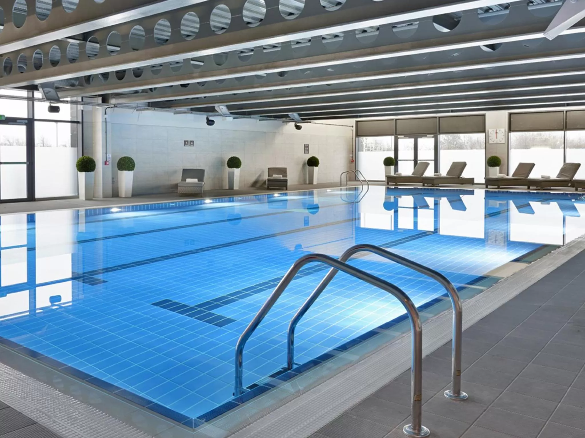 Swimming pool in Village Hotel Aberdeen