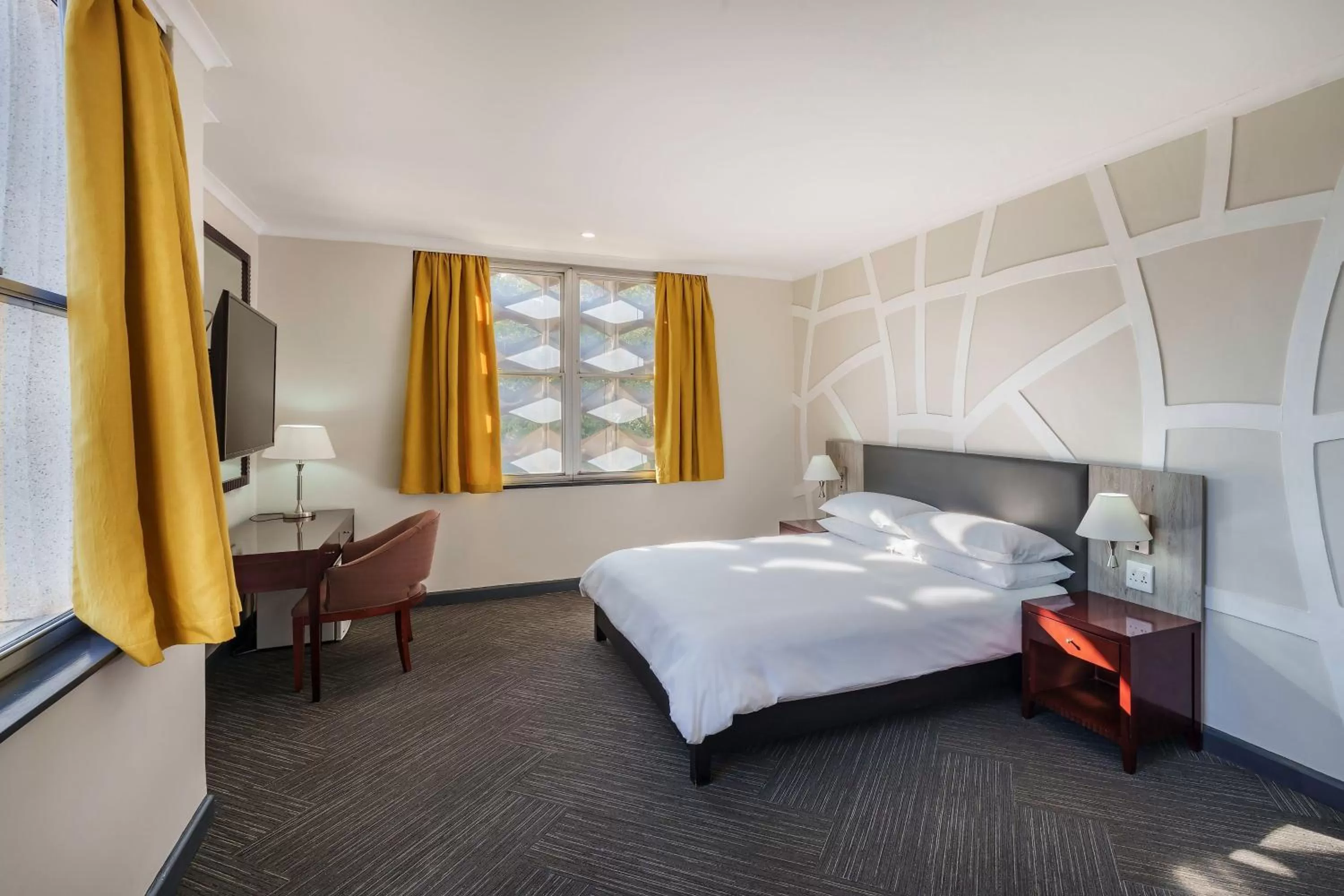 Bedroom, Bed in Protea Hotel by Marriott Lusaka Cairo Road