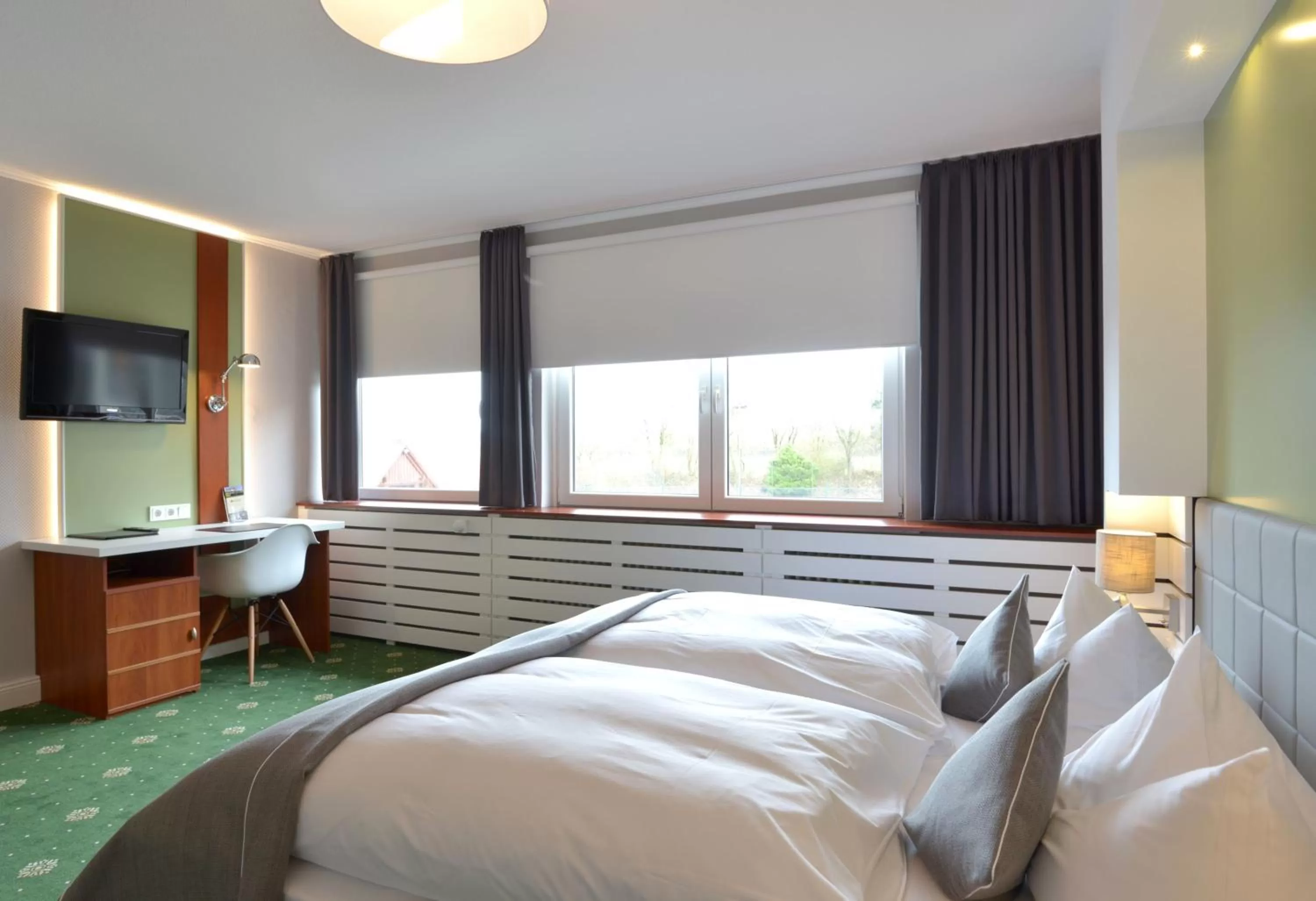 Property building, Bed in Hotel Restaurant Waldesruh