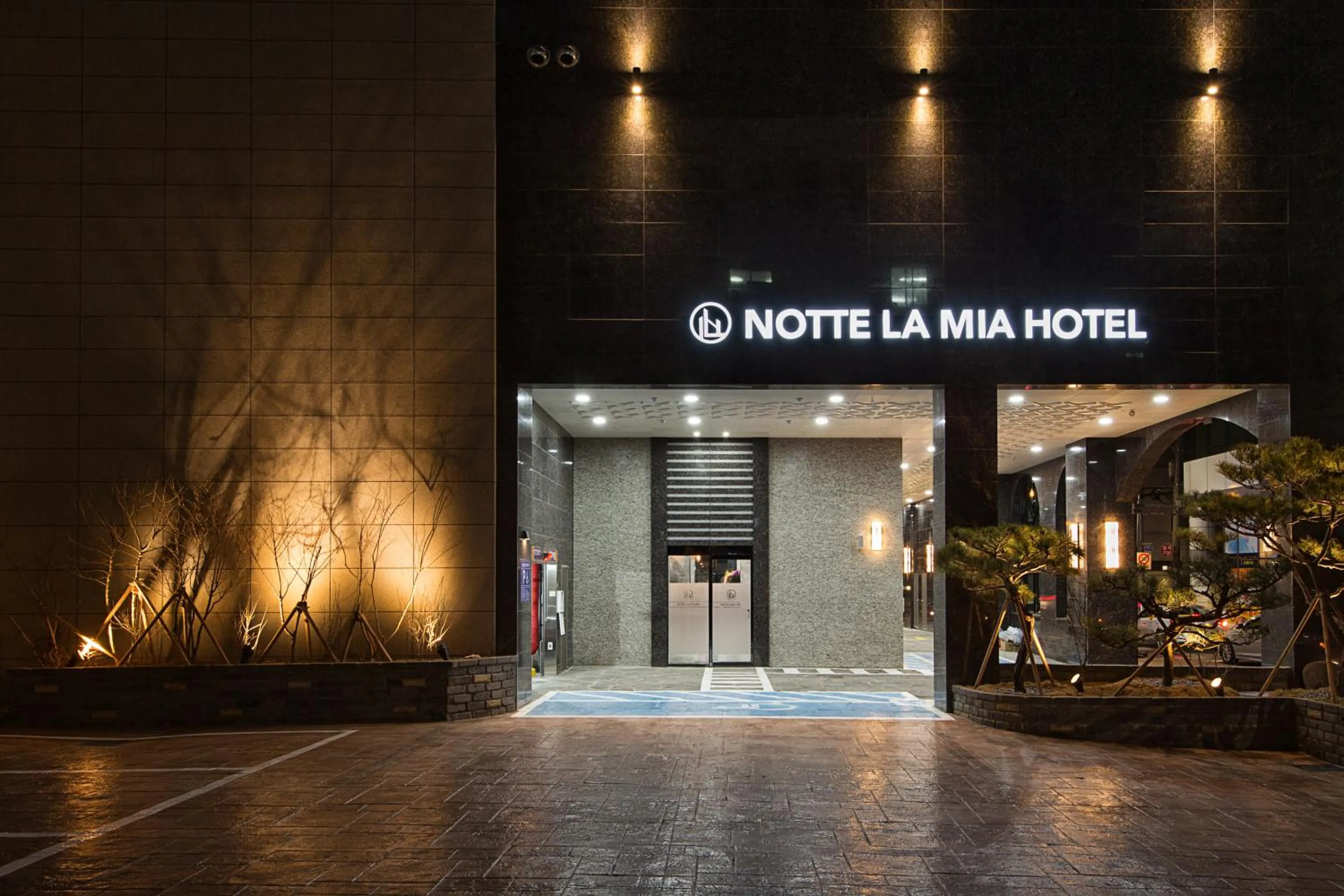 Facade/entrance in Notte La Mia Hotel