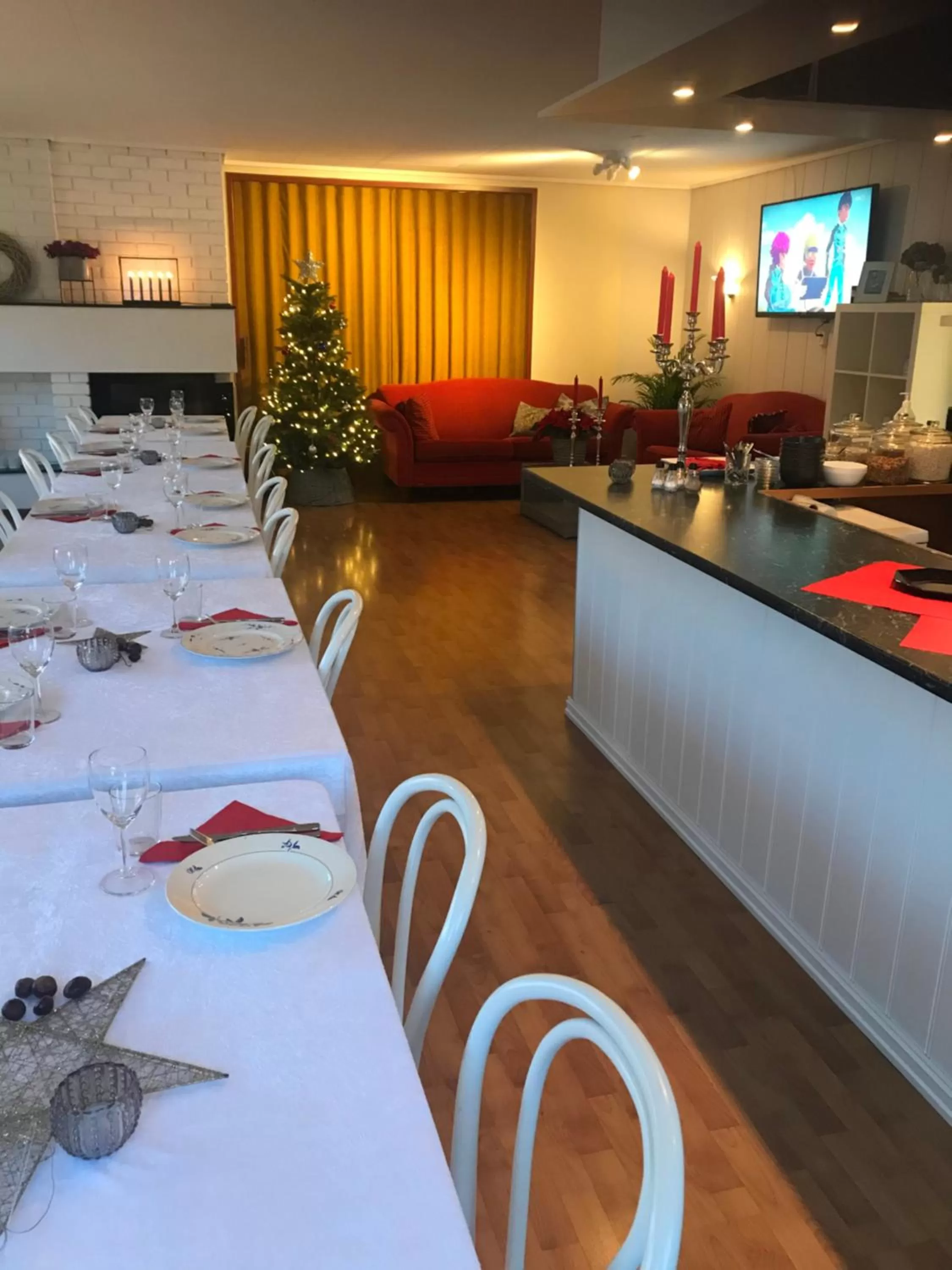 Restaurant/Places to Eat in Førde Pensjonat