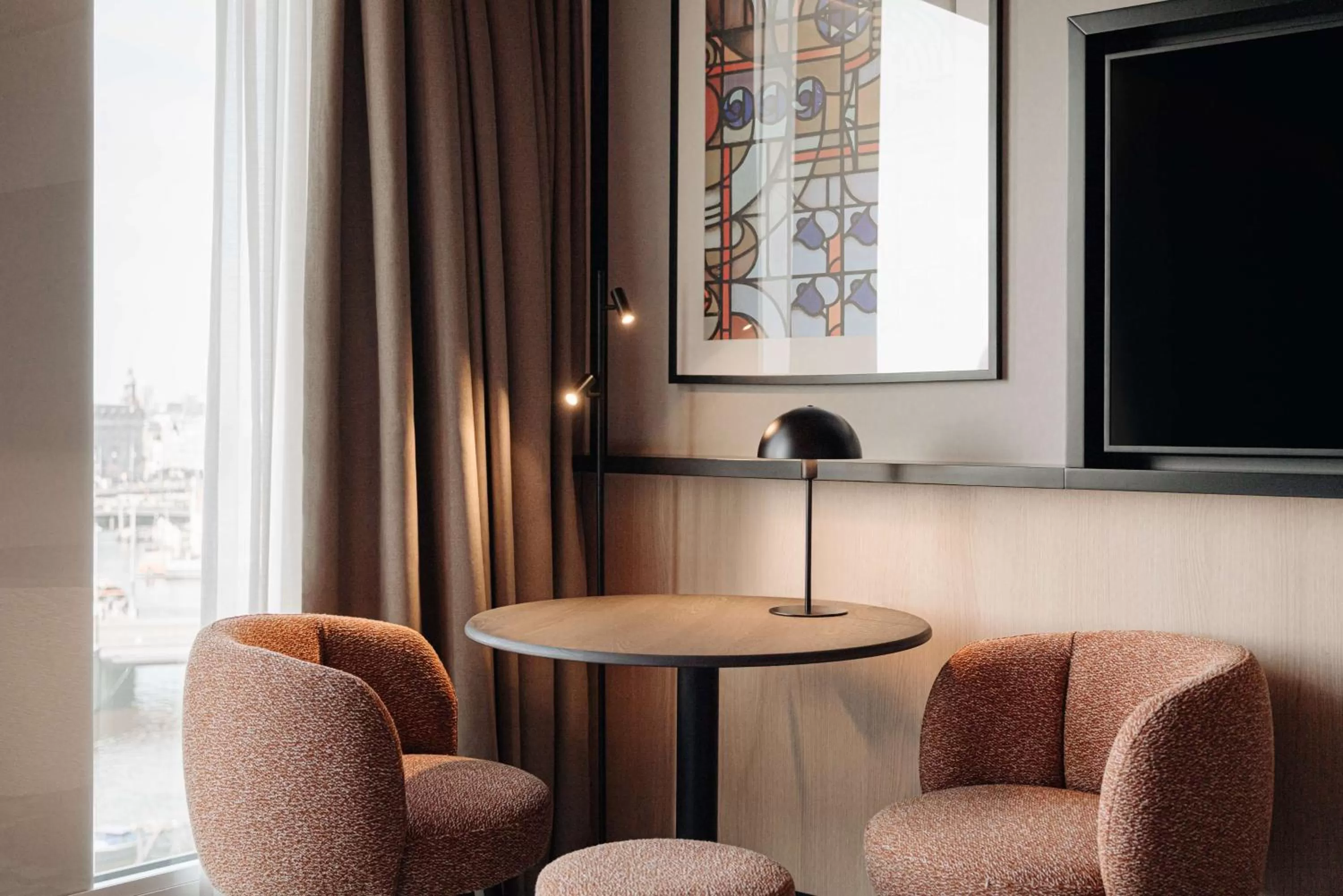 Living room in DoubleTree by Hilton Amsterdam Centraal Station