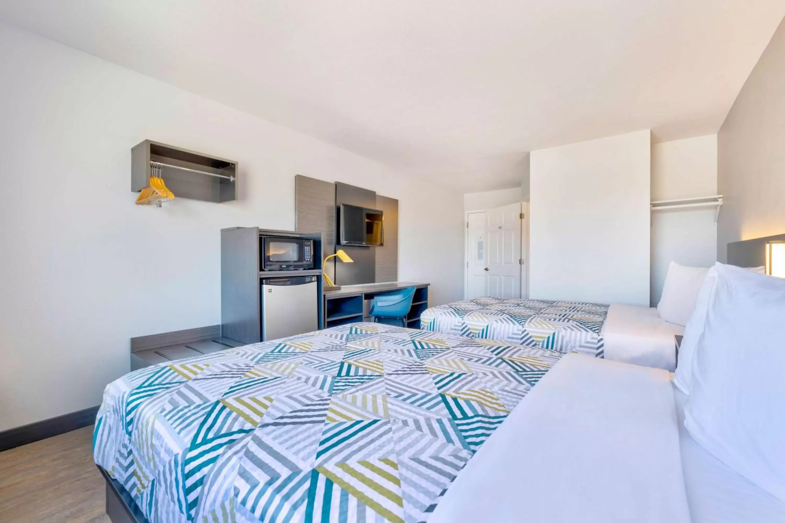 Quadruple Room - single occupancy in Motel 6-Norman, OK Quadruple Room - single occupancy in Motel 6-Norman, OK