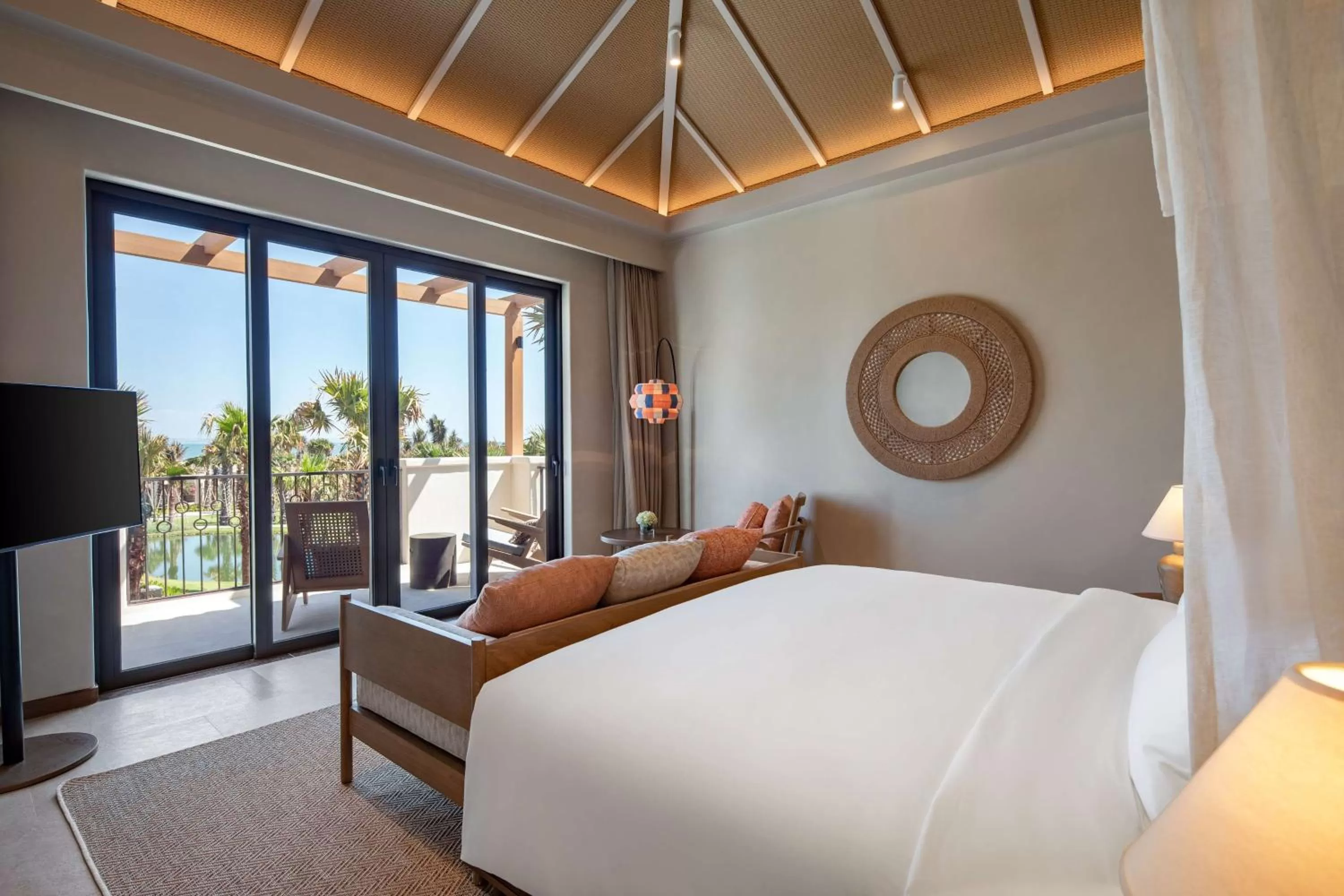 Coffee/tea facilities, Bed in Radisson Resort Phan Thiet