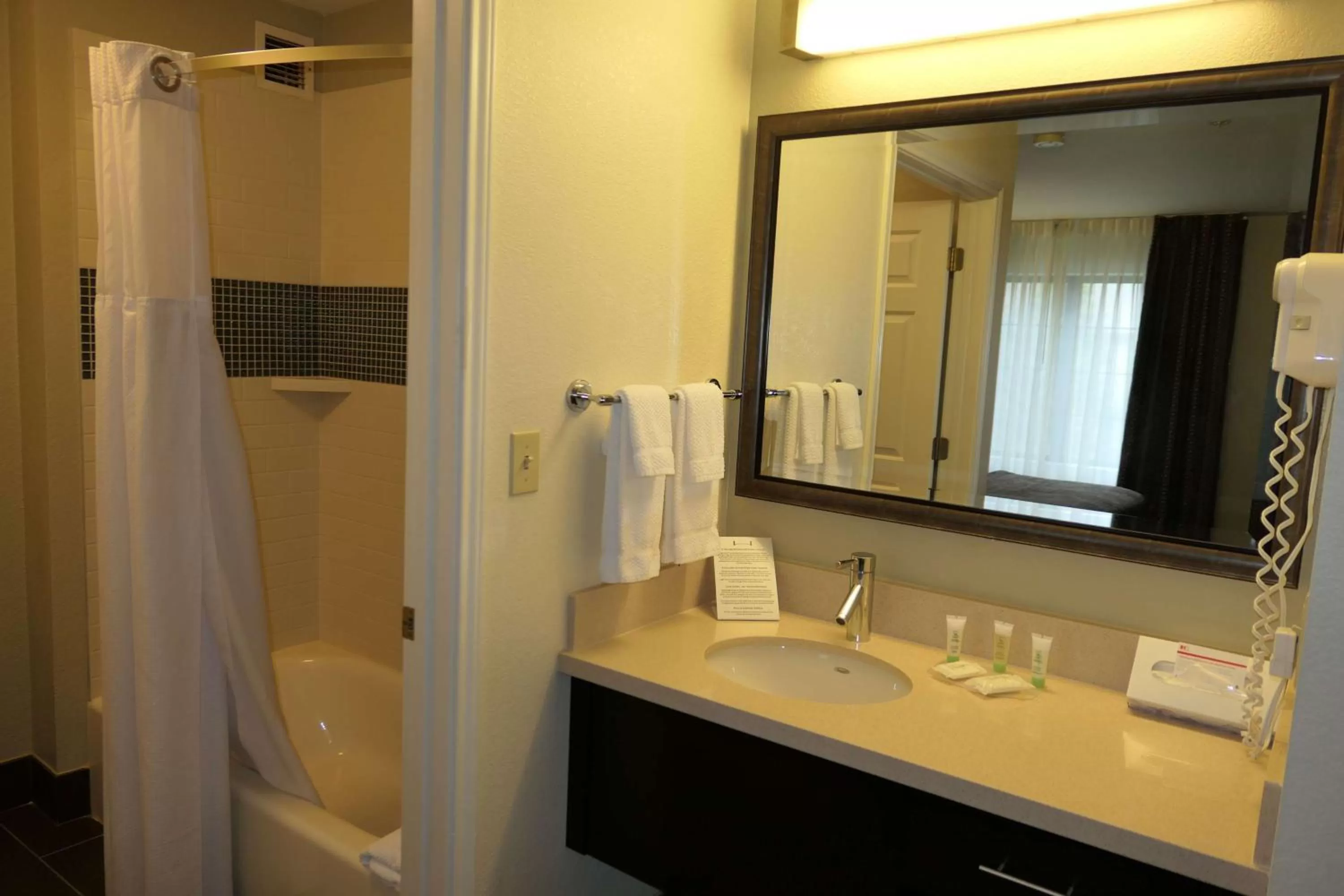 Bathroom in Sonesta ES Suites Portland Vancouver 41st Street