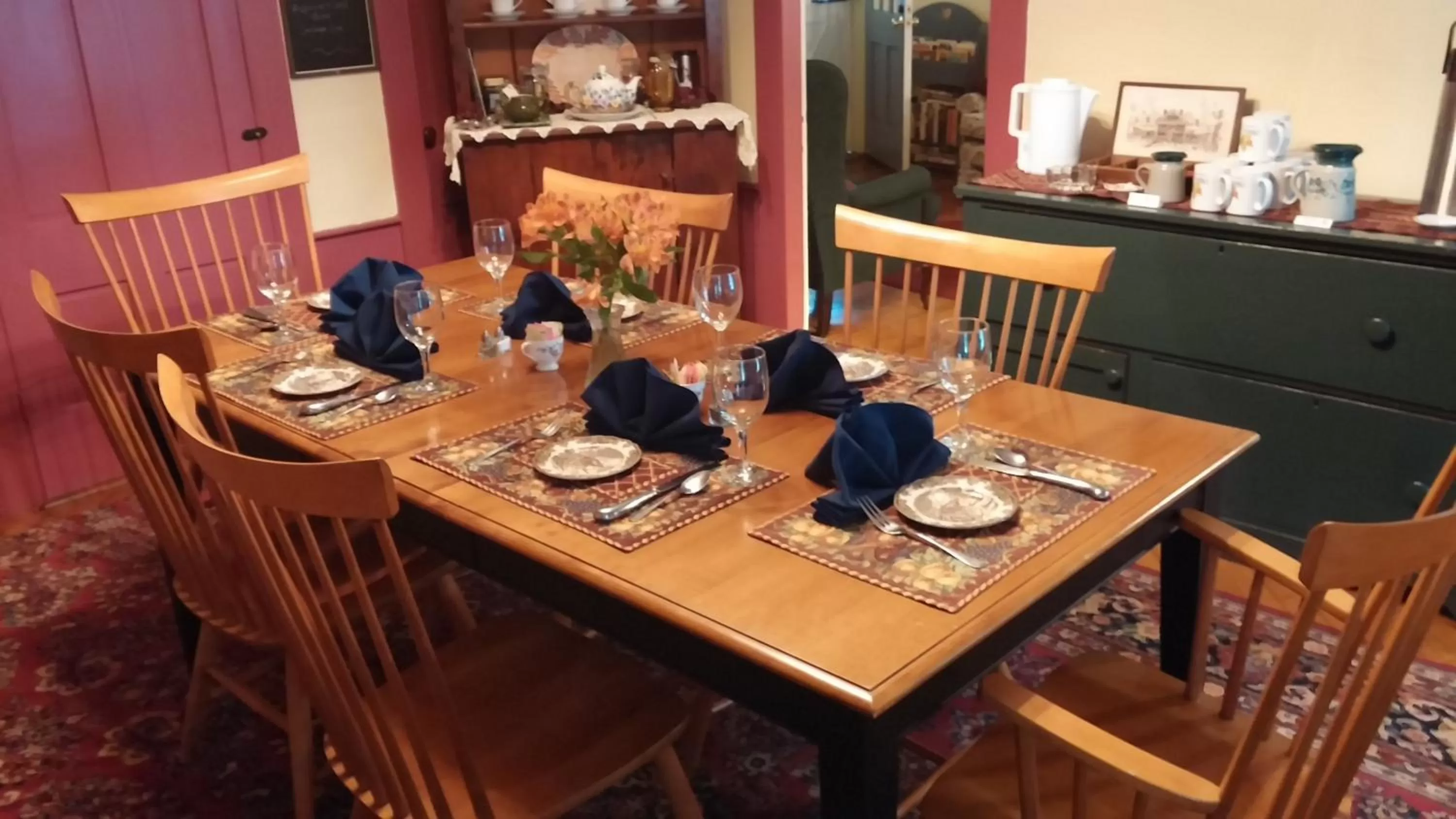 Restaurant/places to eat in Benjamin Prescott Inn