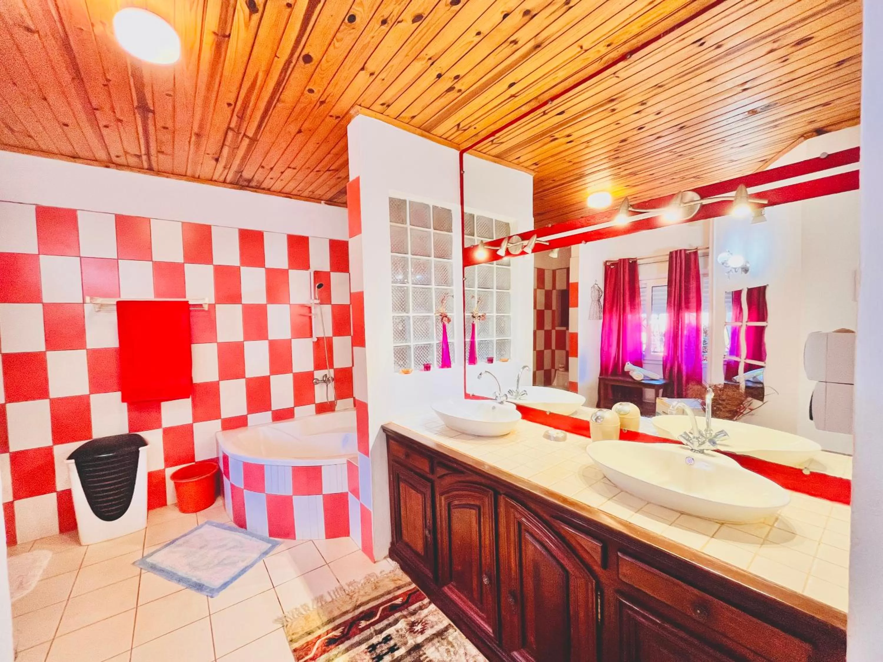 Bathroom in Régina Lodge Diégo Suarez Madagascar