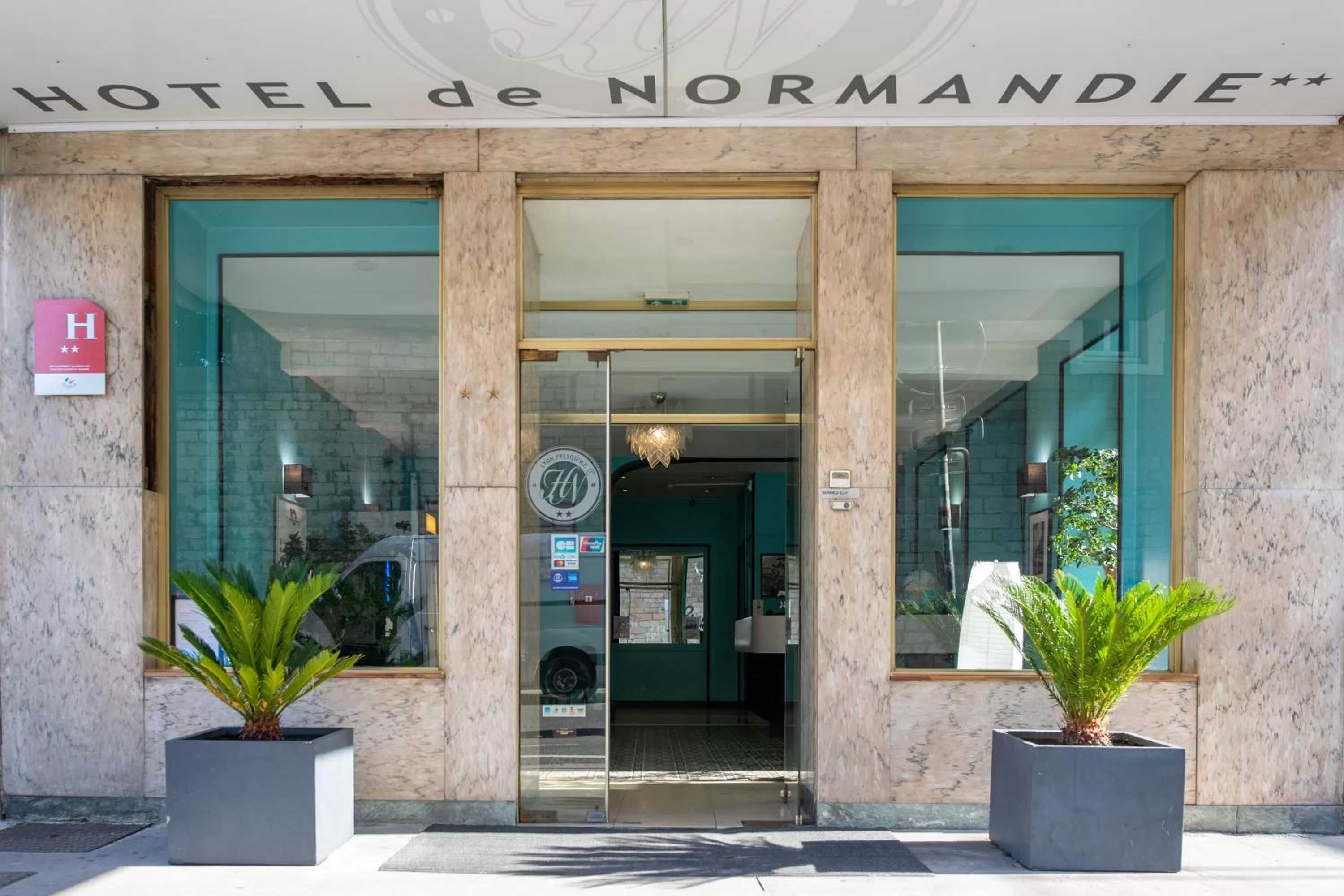 Facade/entrance in Hotel de Normandie