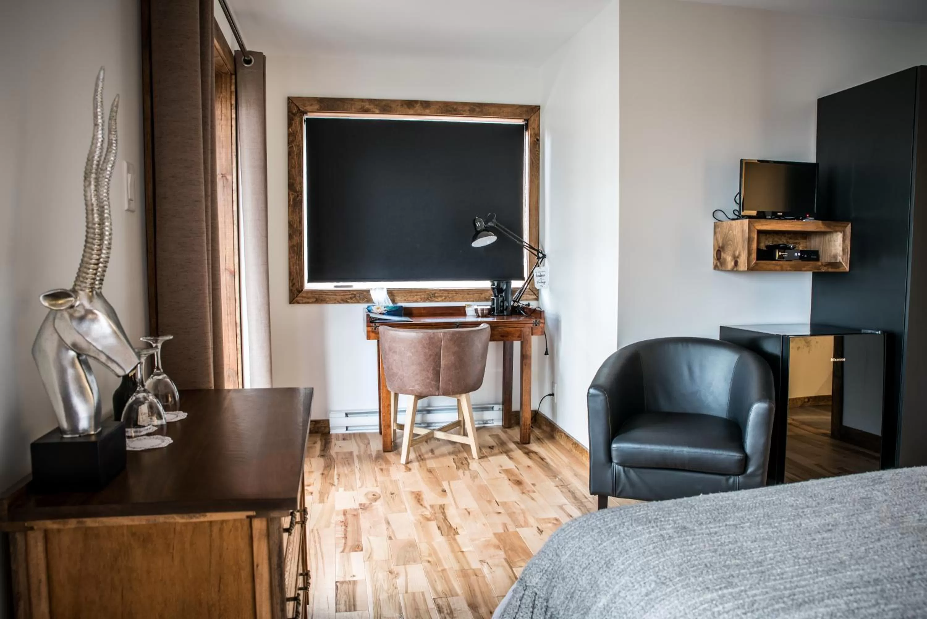 Seating area, Bed in Gîte du Haut des Arbres