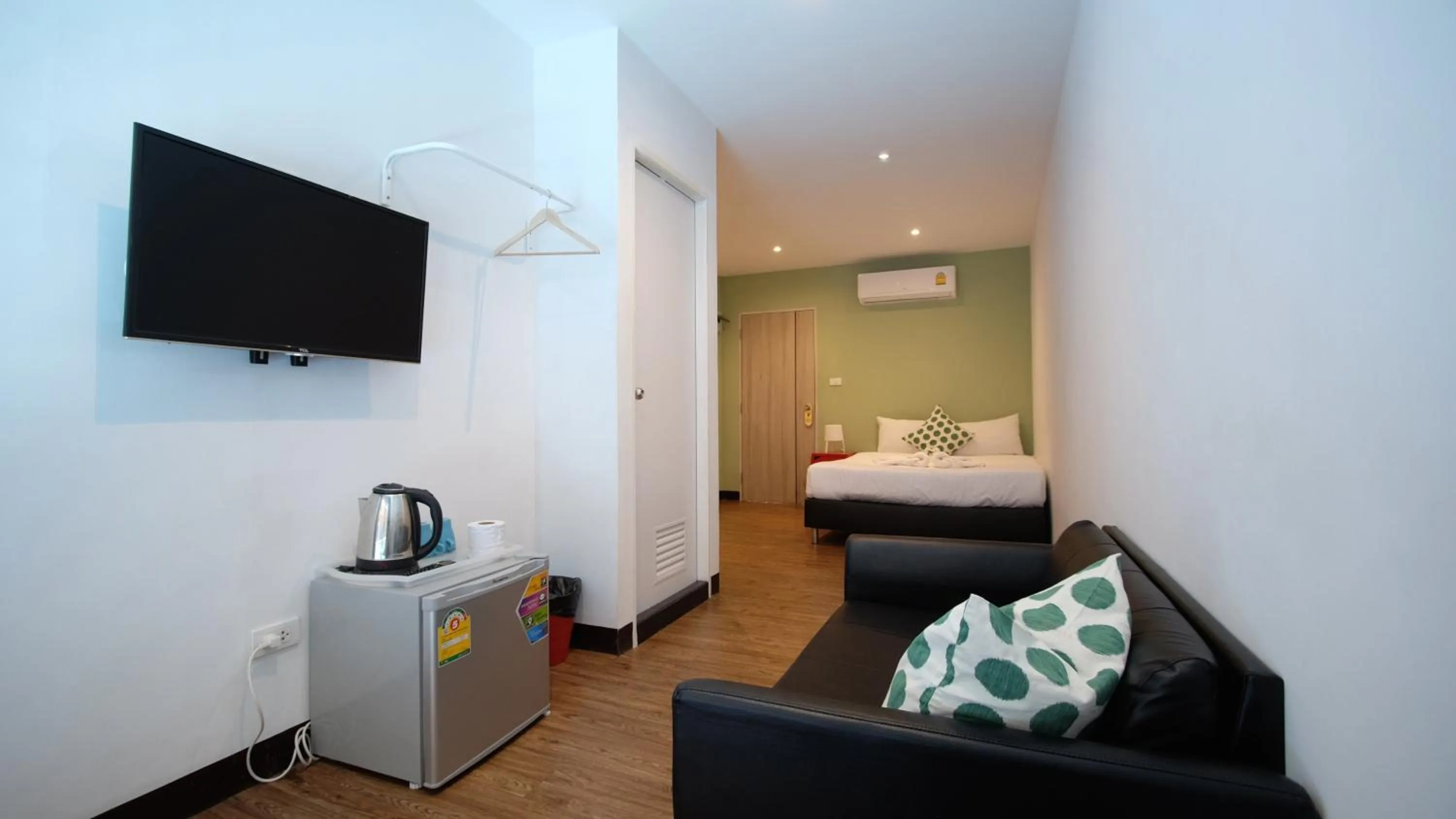 Single Room with Balcony in Resort V MRT Huai Khwang