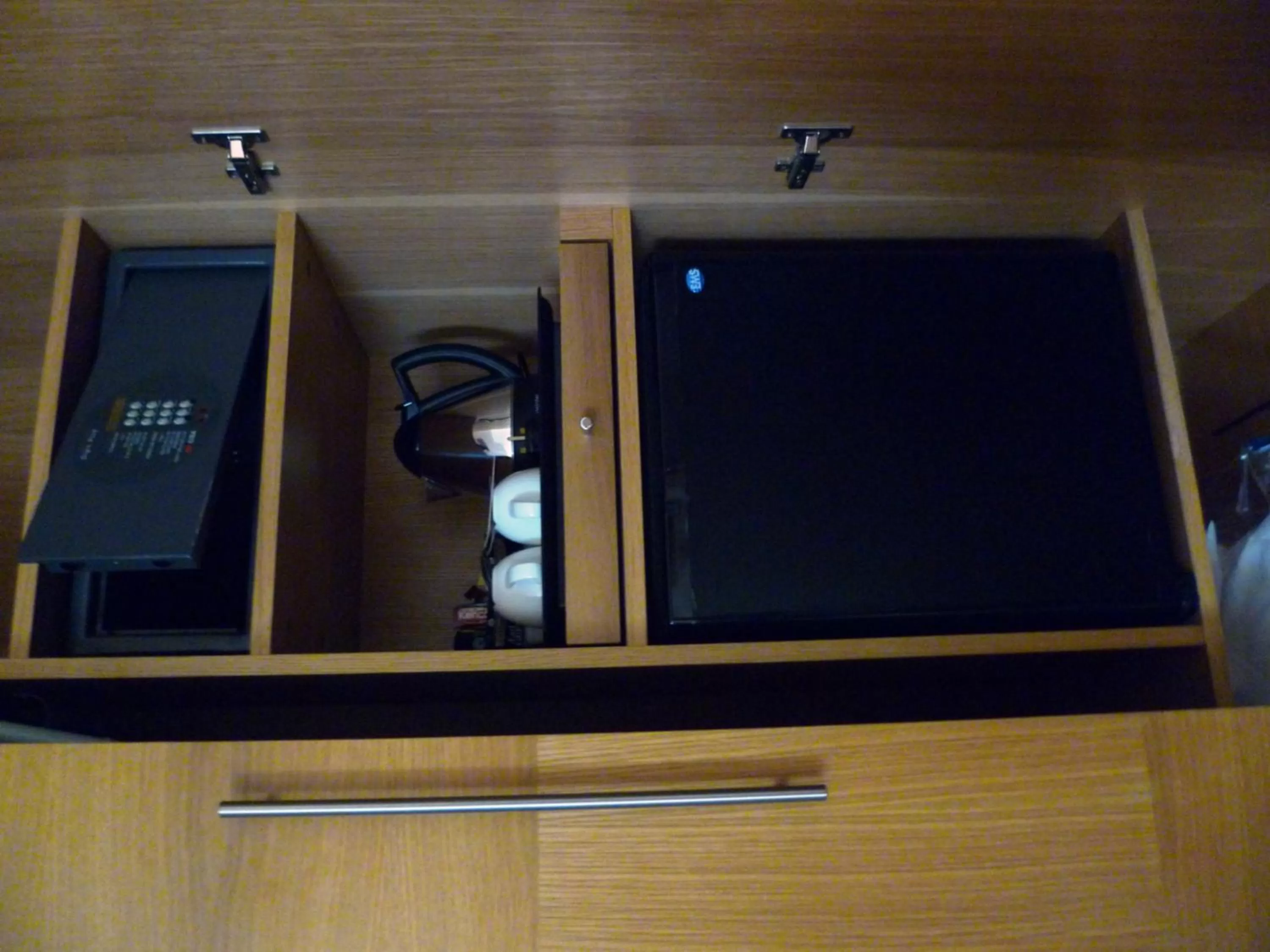 Coffee/tea facilities in The Pinewood Hotel