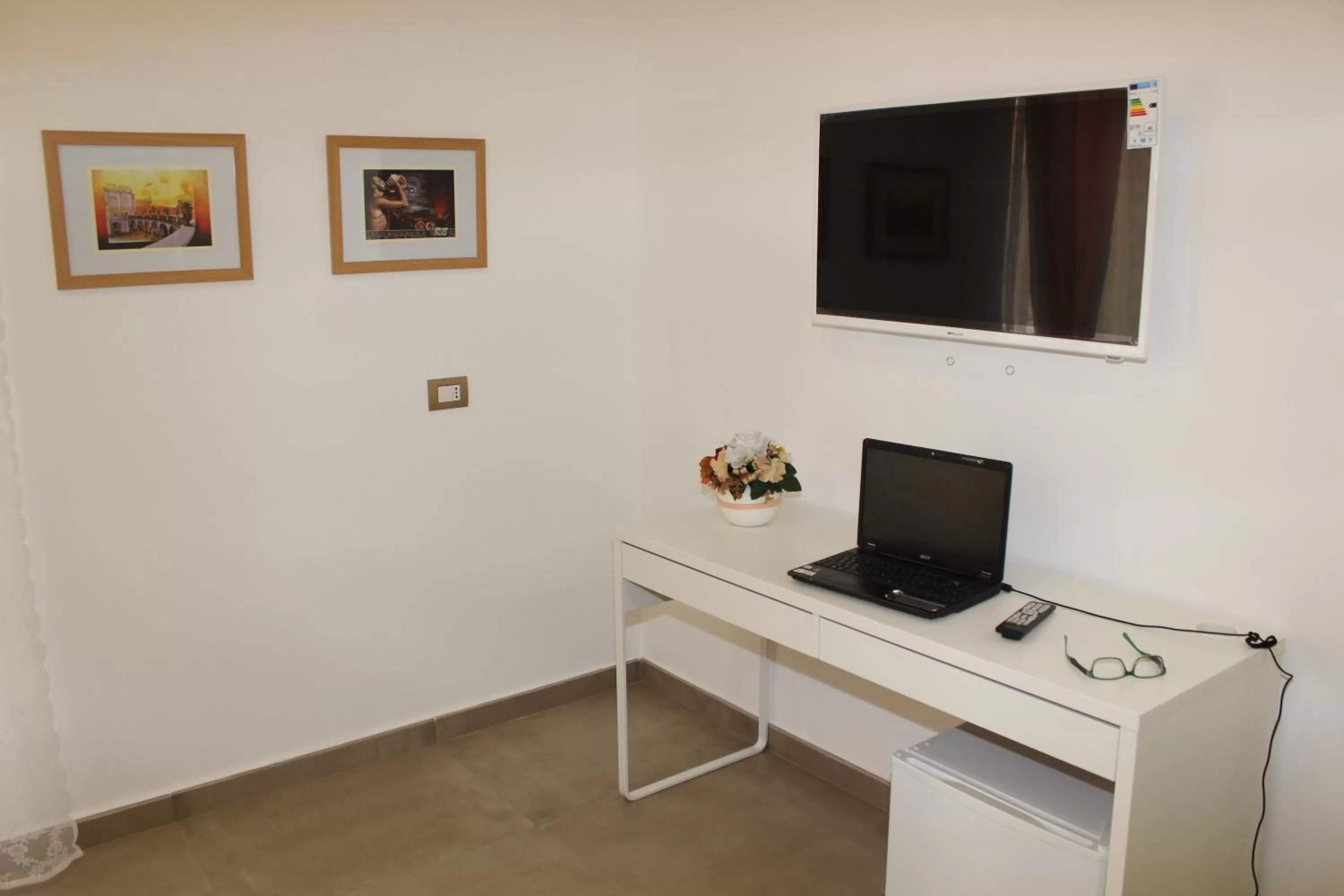 TV and multimedia in B&B 80056 Ercolano