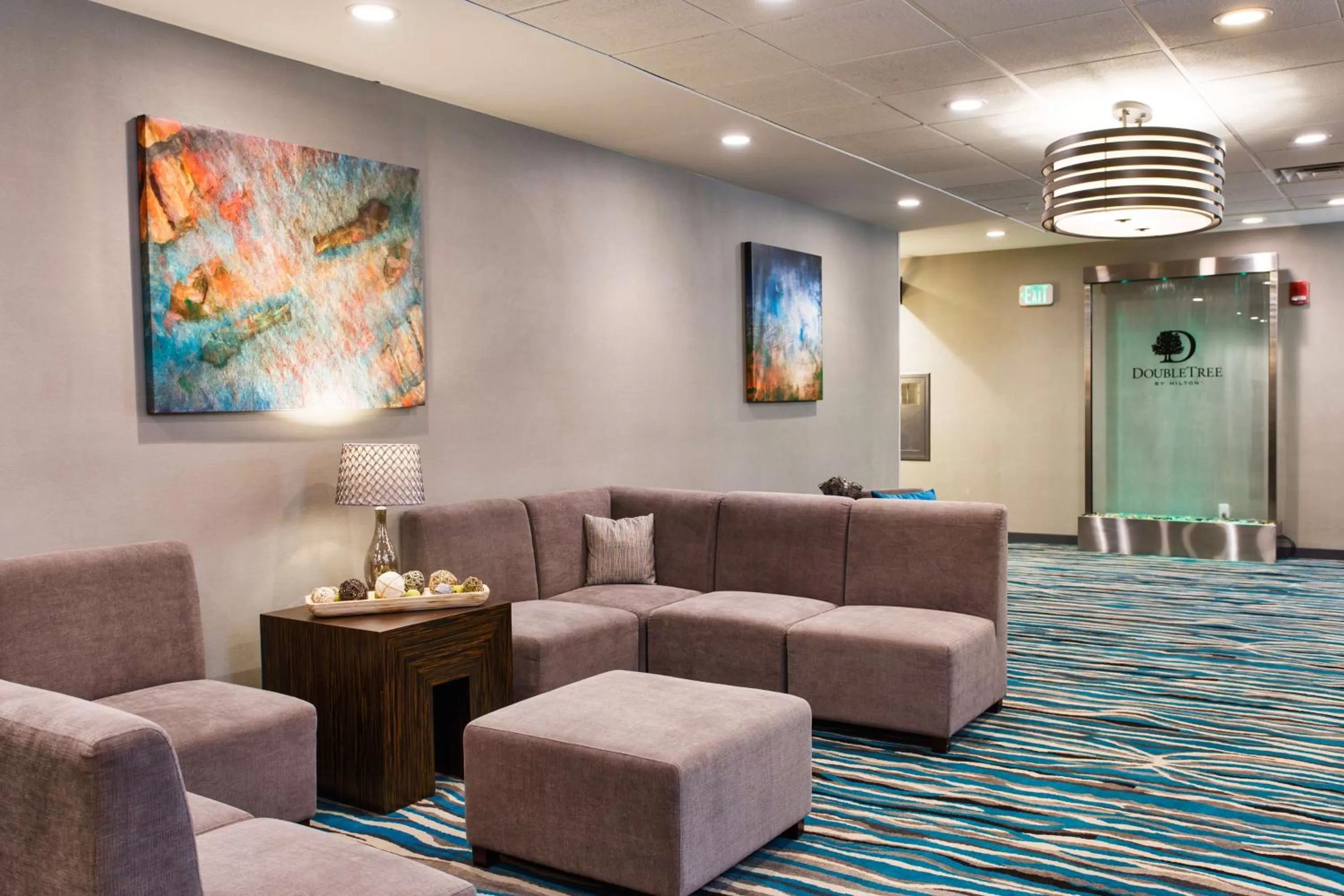 Lobby or reception in DoubleTree by Hilton Neenah