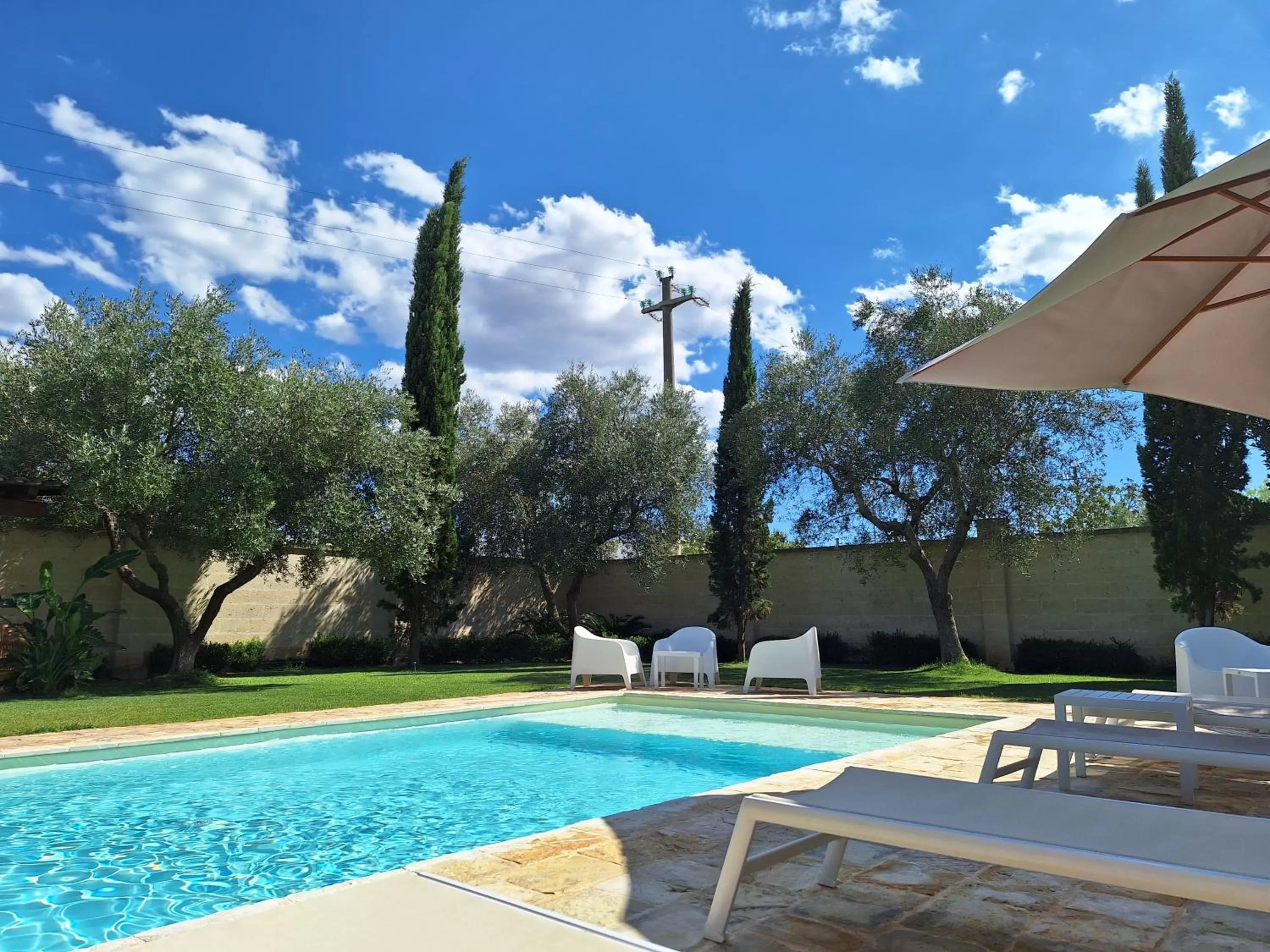 Garden in BORGO LUNA b&b