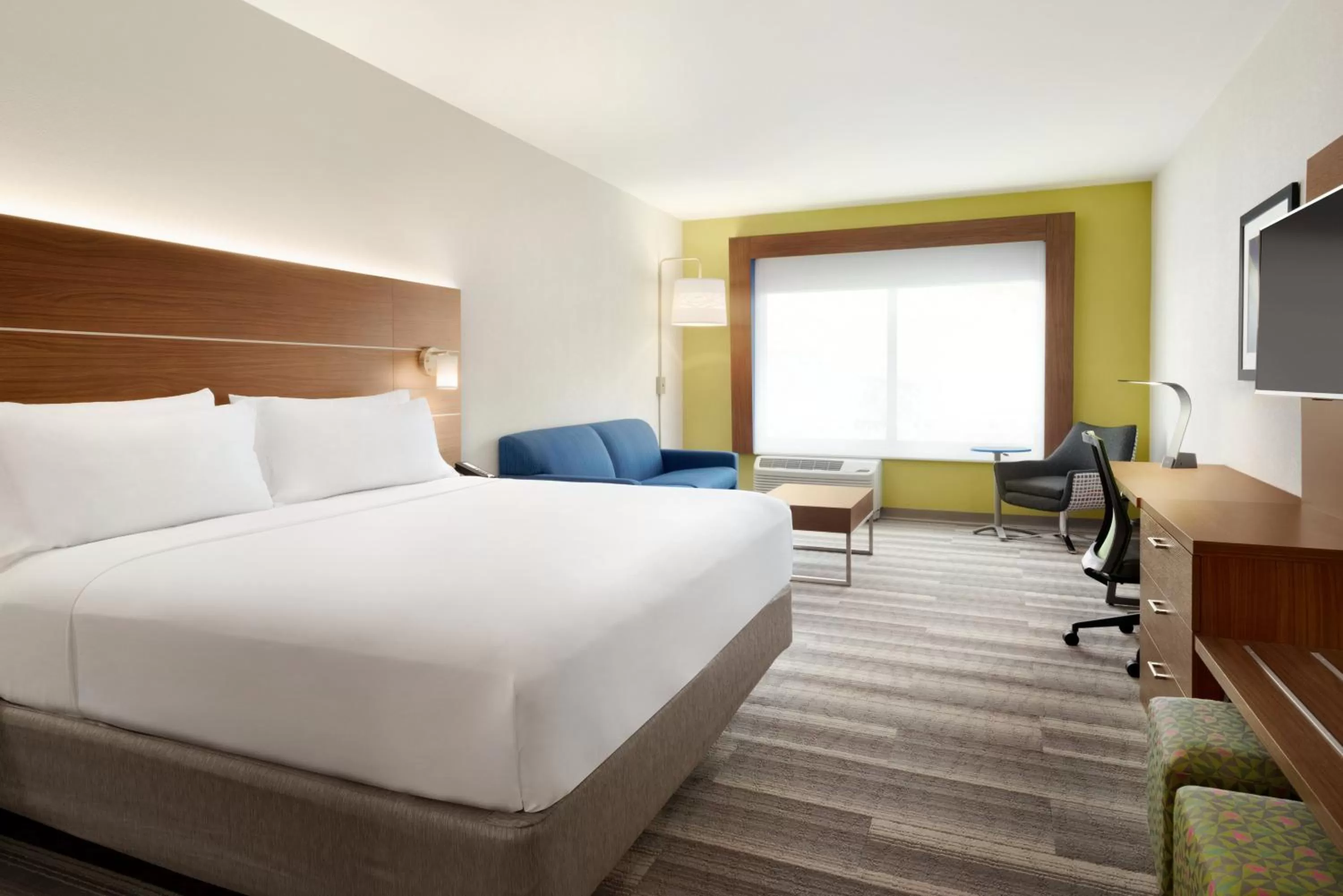 Suite - Mobility Access/Hearing Accessible in Holiday Inn Express & Suites - Cincinnati South - Wilder, an IHG Hotel