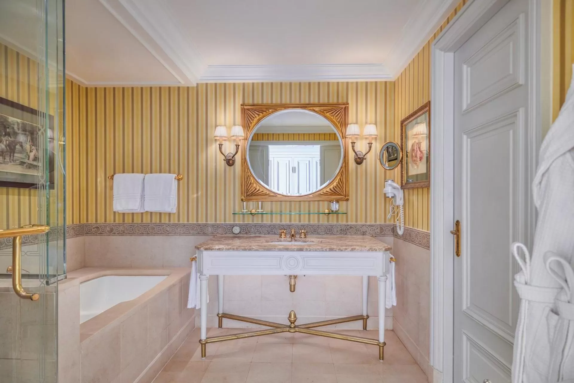 Bathroom in Four Seasons Hotel Alexandria At San Stefano