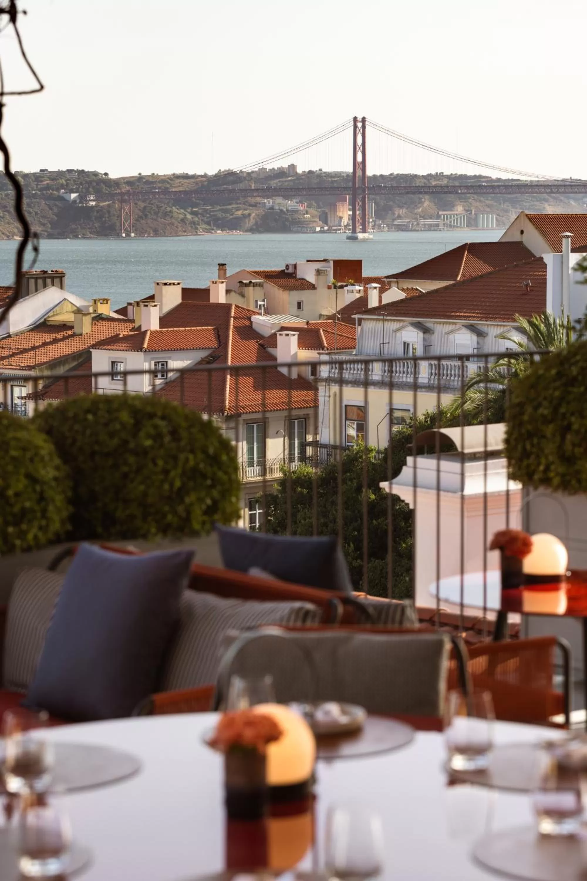 Restaurant/places to eat in Bairro Alto Hotel