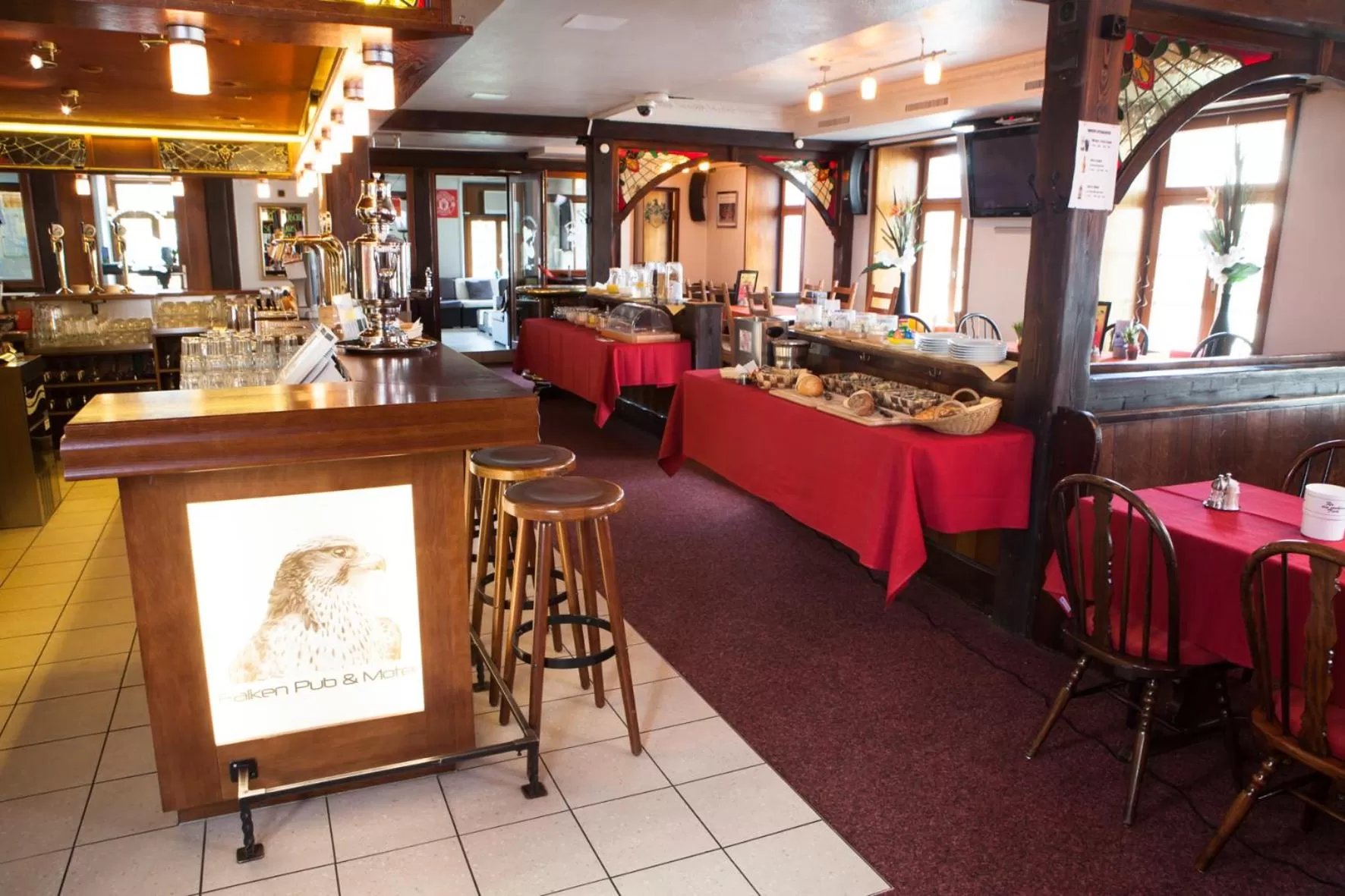 Restaurant/places to eat in Gasthof zum Falken