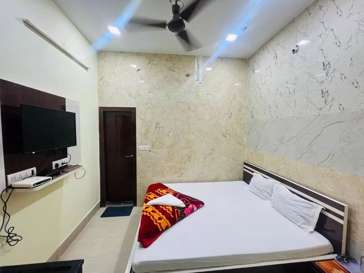 TV and multimedia, Bed in Hotel Airlines