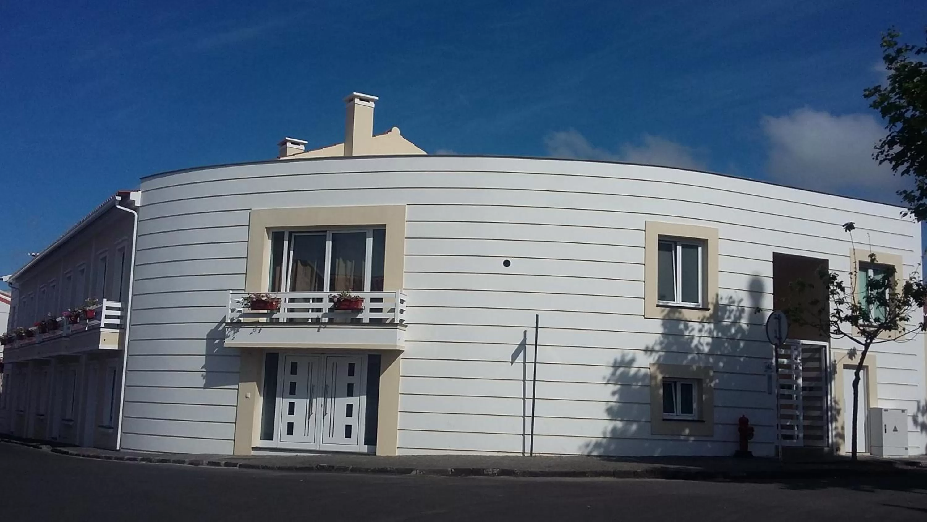 Property Building in Costa & Isaias Apartamentos