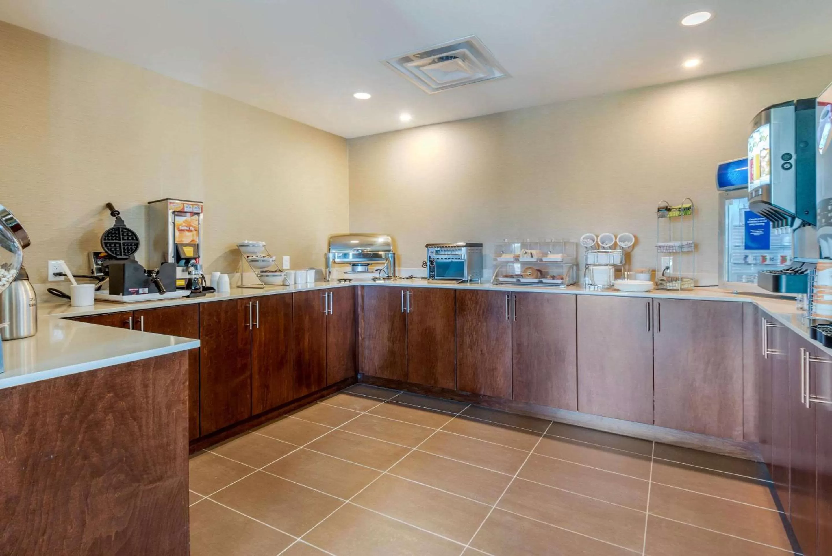 Restaurant/places to eat in Comfort Inn & Suites