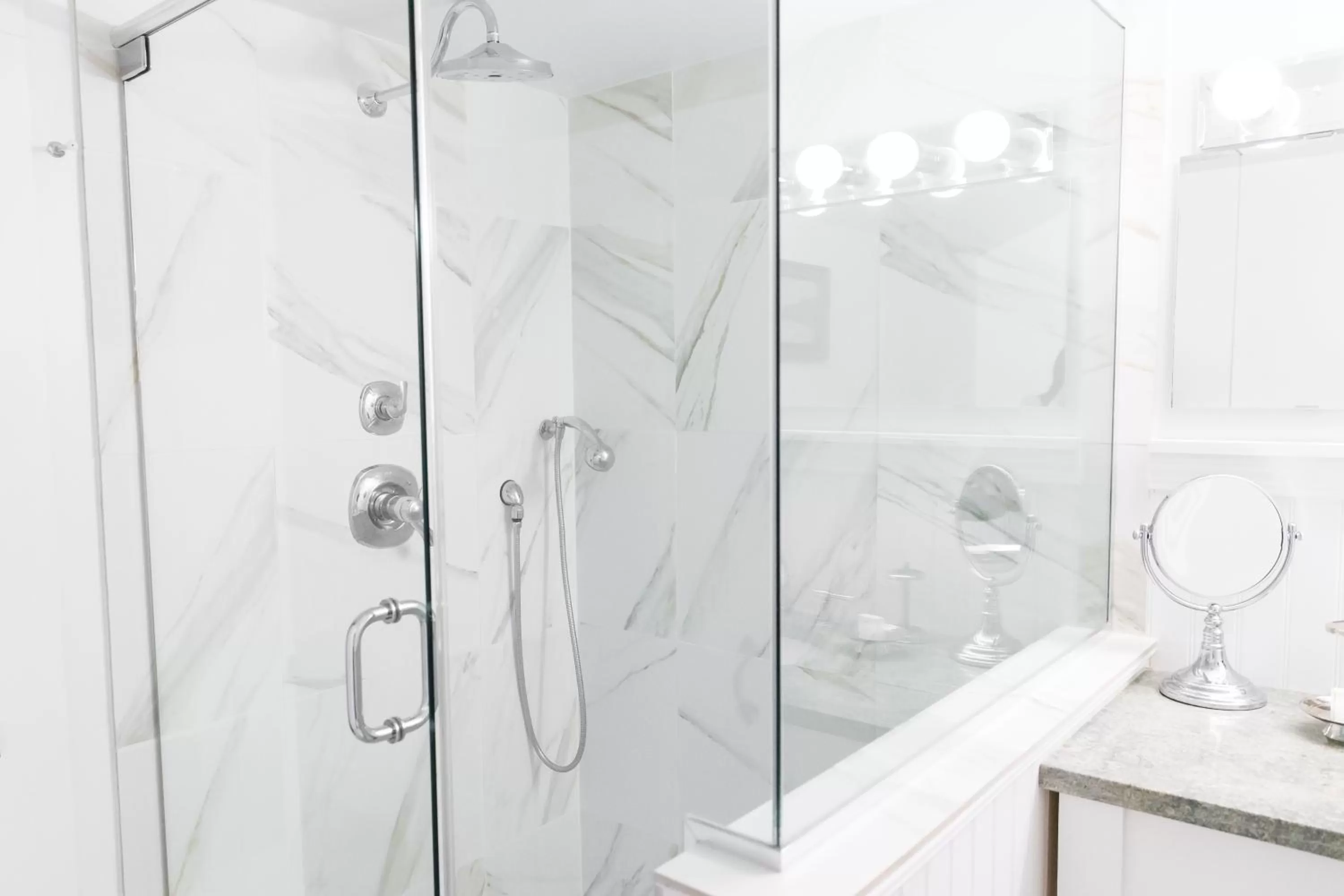 Shower in The Platinum Pebble Boutique Inn - Adults Only Property