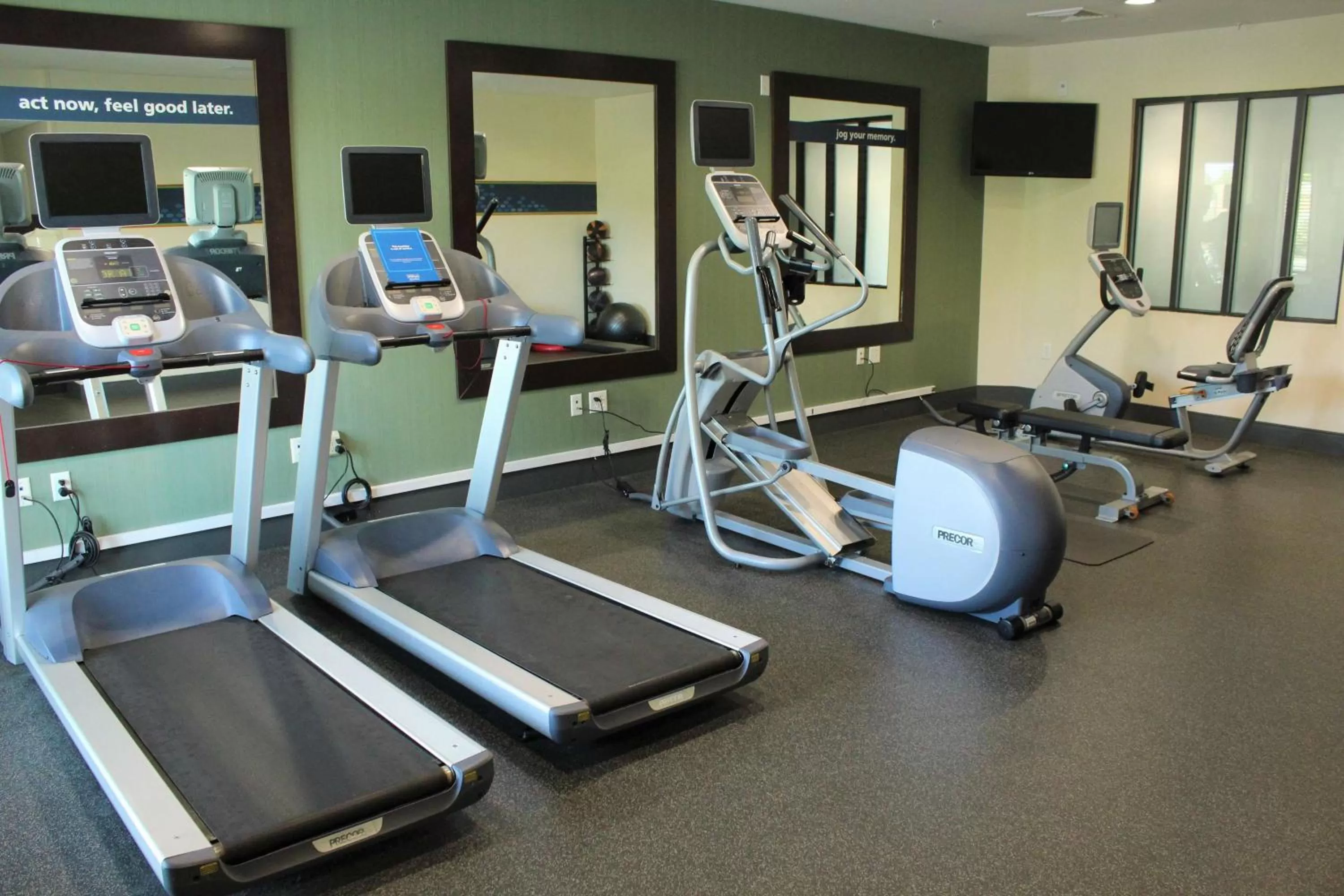 Fitness centre/facilities in Hampton Inn Indianapolis NW/Zionsville