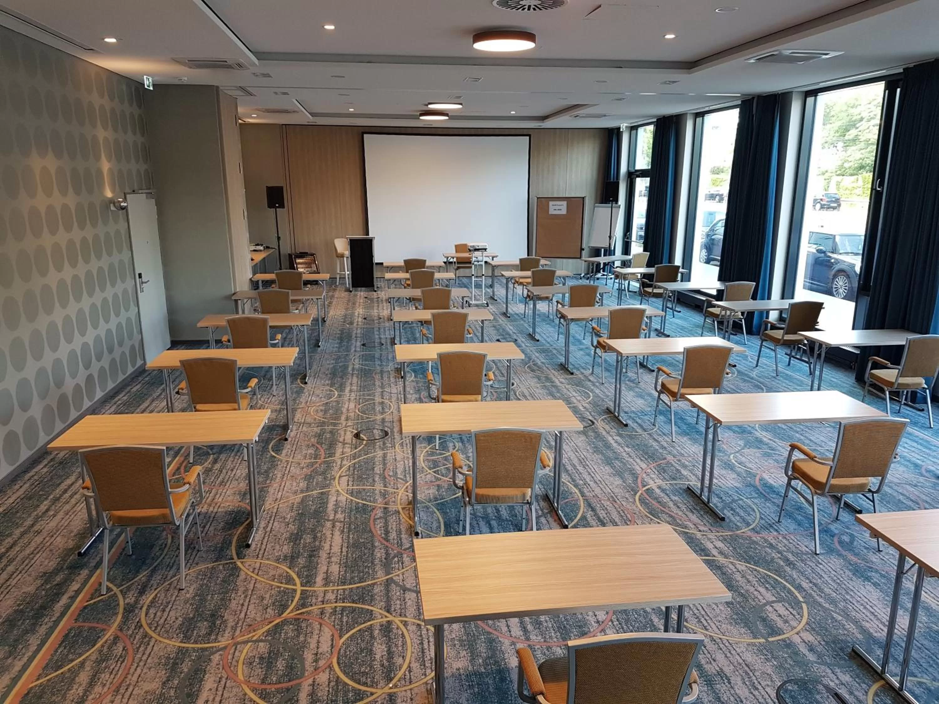 Meeting/conference room in Holiday Inn Düsseldorf City – Toulouser Allee by IHG