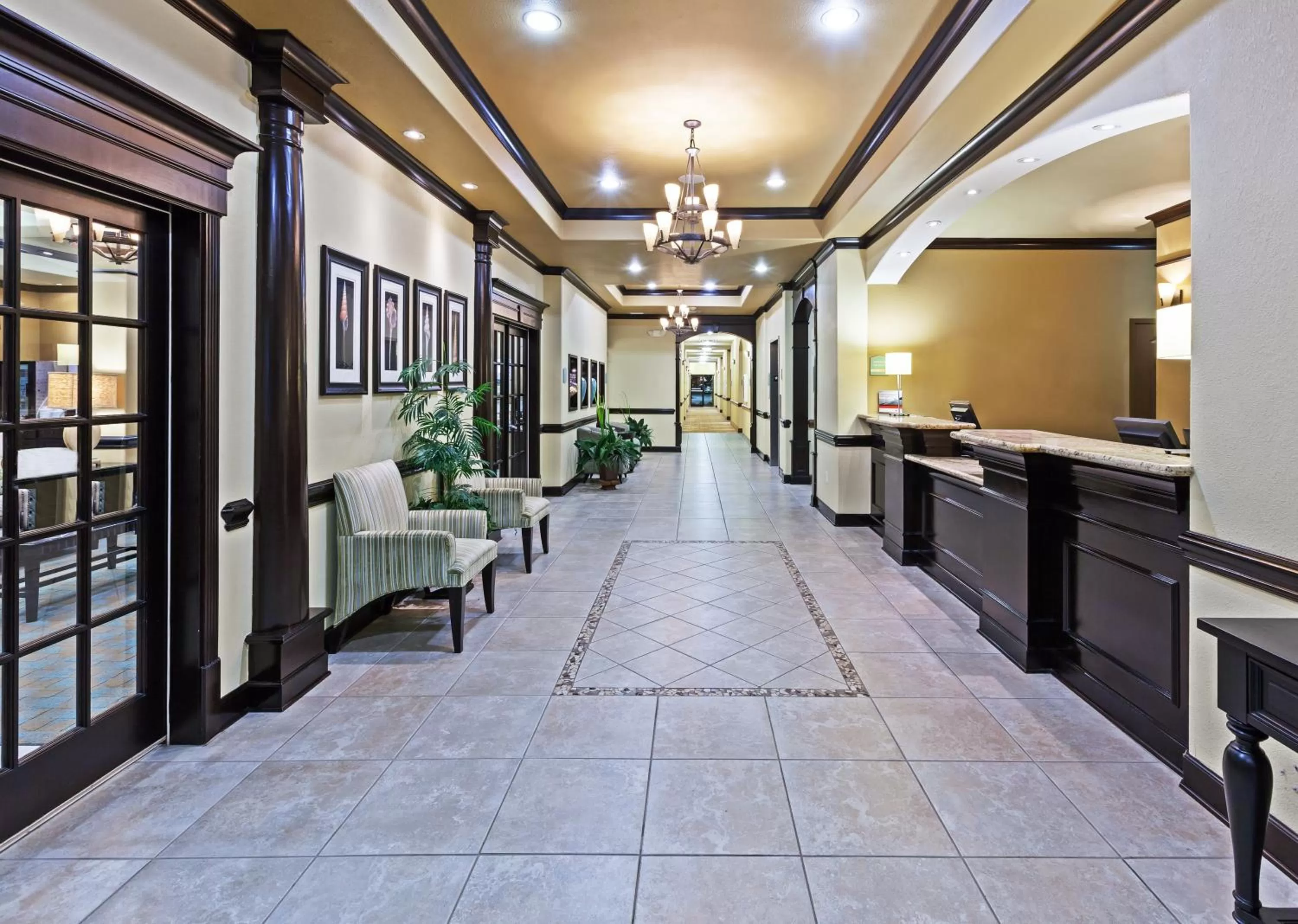 Property building in Holiday Inn Express & Suites Victoria, an IHG Hotel