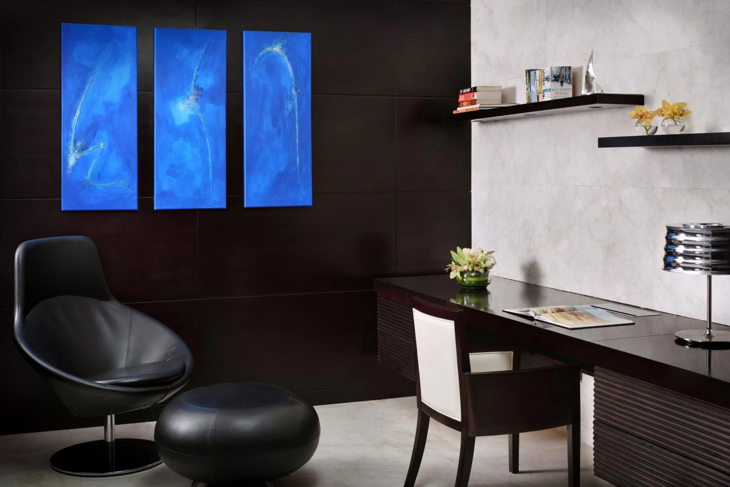 Guests in Dubai Marriott Harbour Hotel And Suites