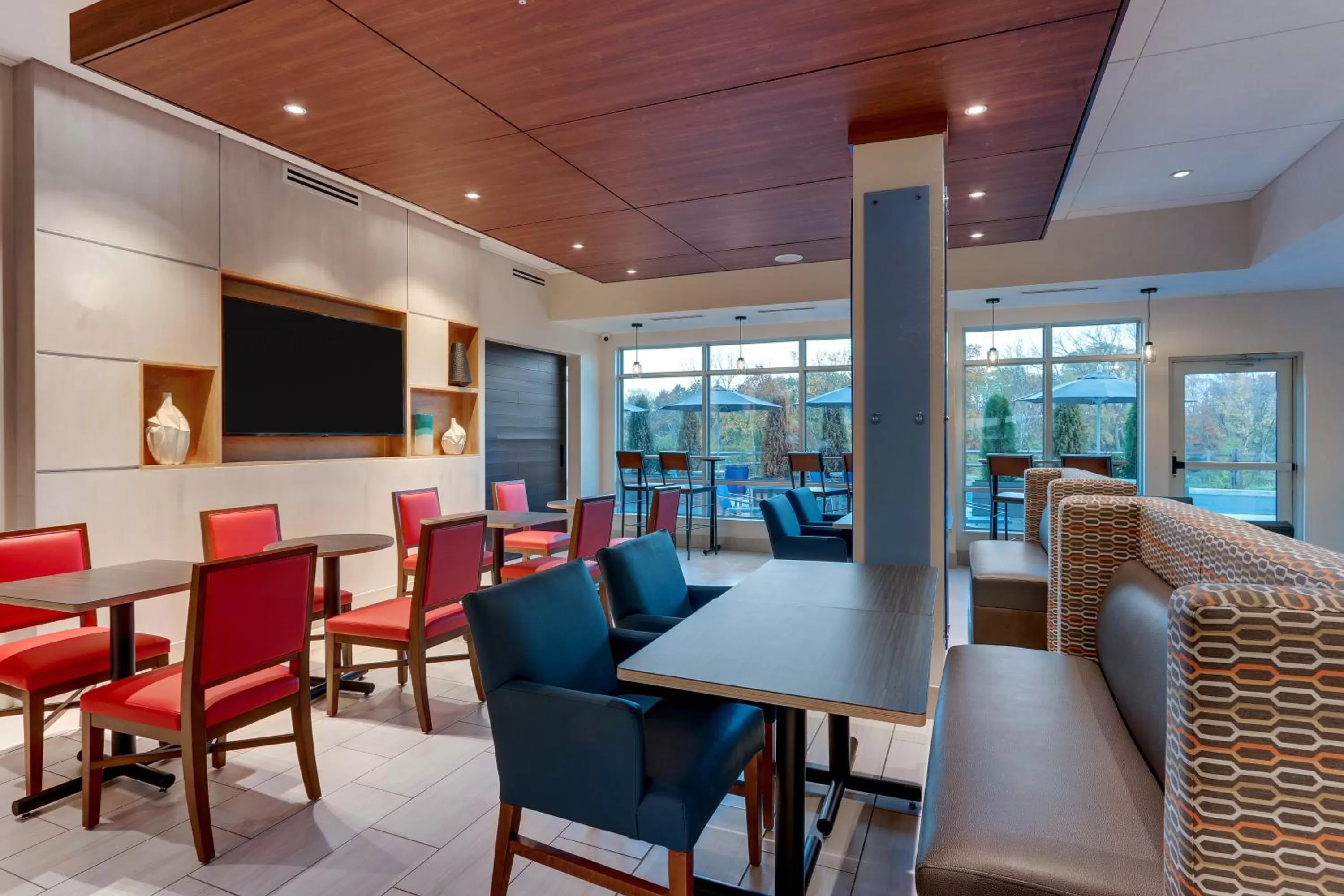 Breakfast in Holiday Inn Express & Suites - Middletown - Goshen by IHG