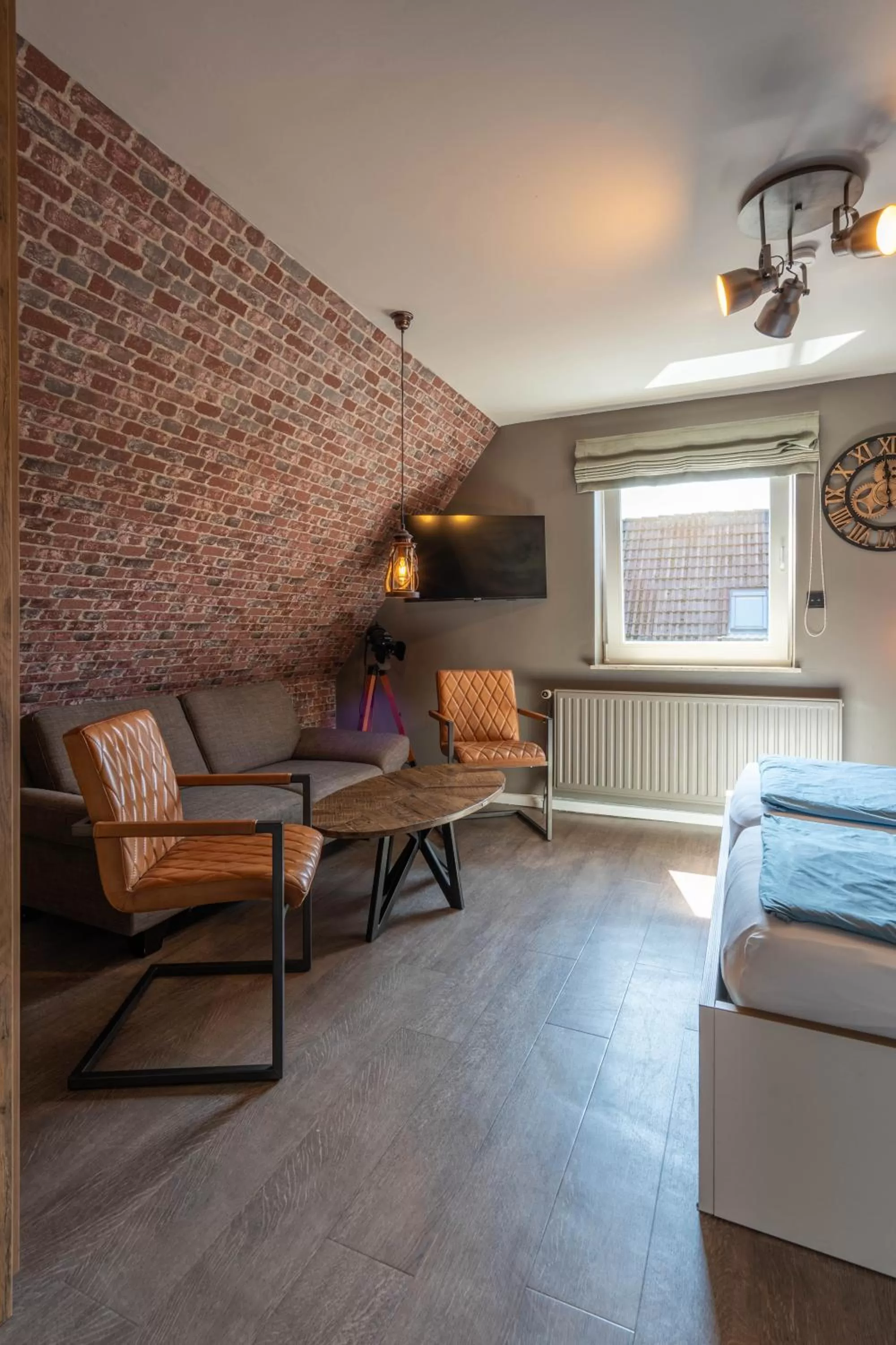 Photo of the whole room, Seating Area in Hotel Luina Beach