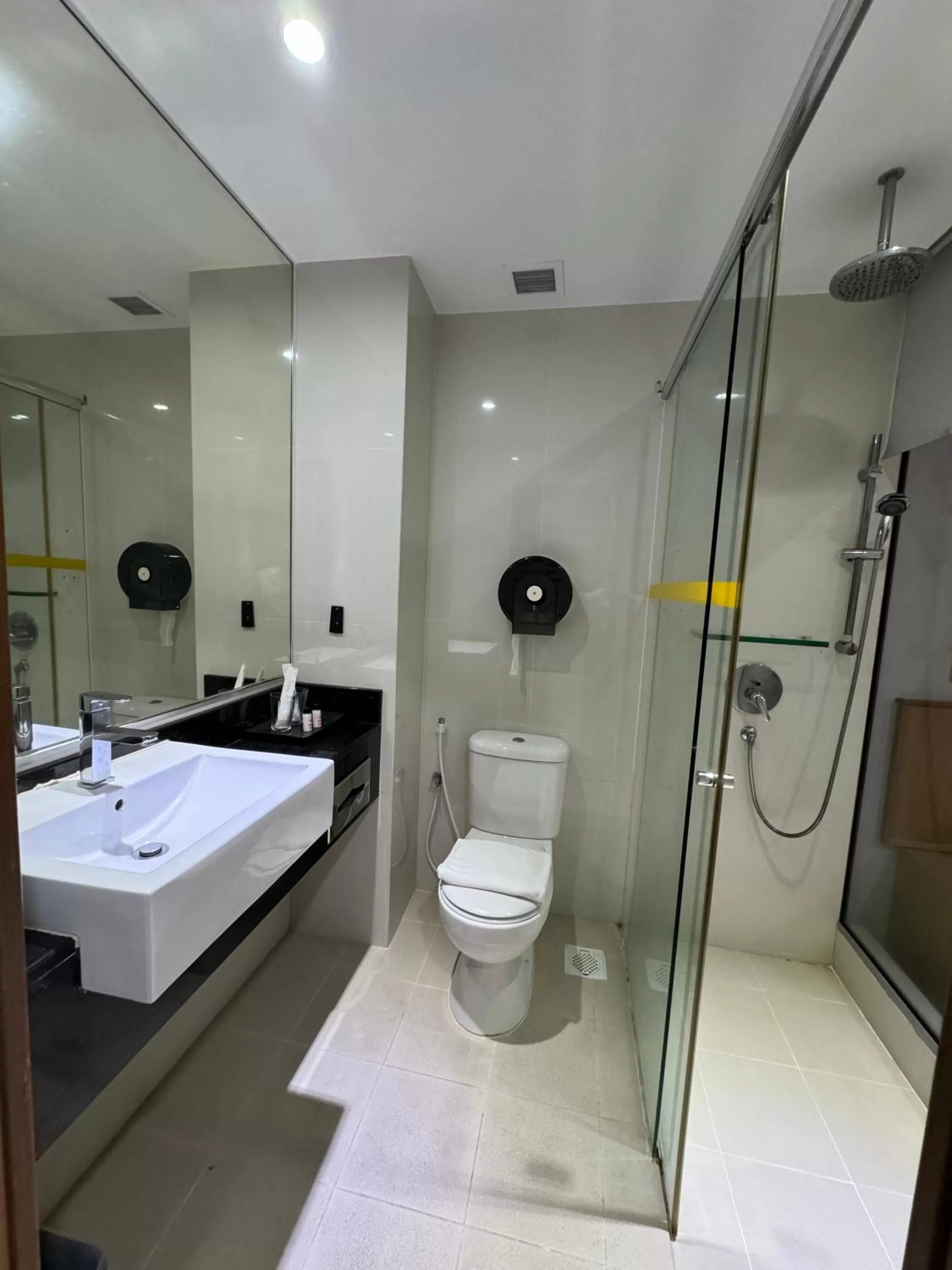 Bathroom in New Cape Inn