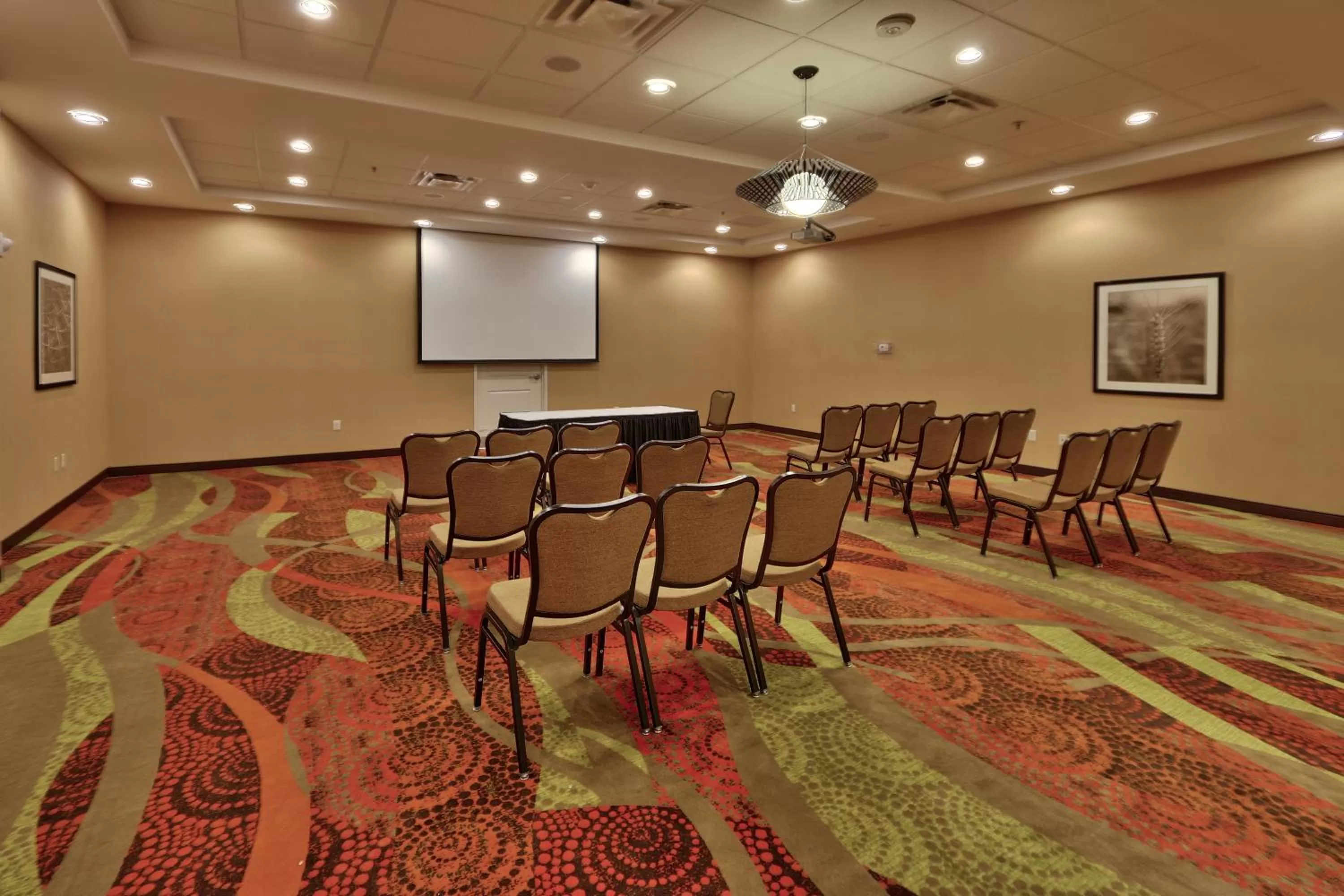 Meeting/conference room in Holiday Inn Roswell by IHG