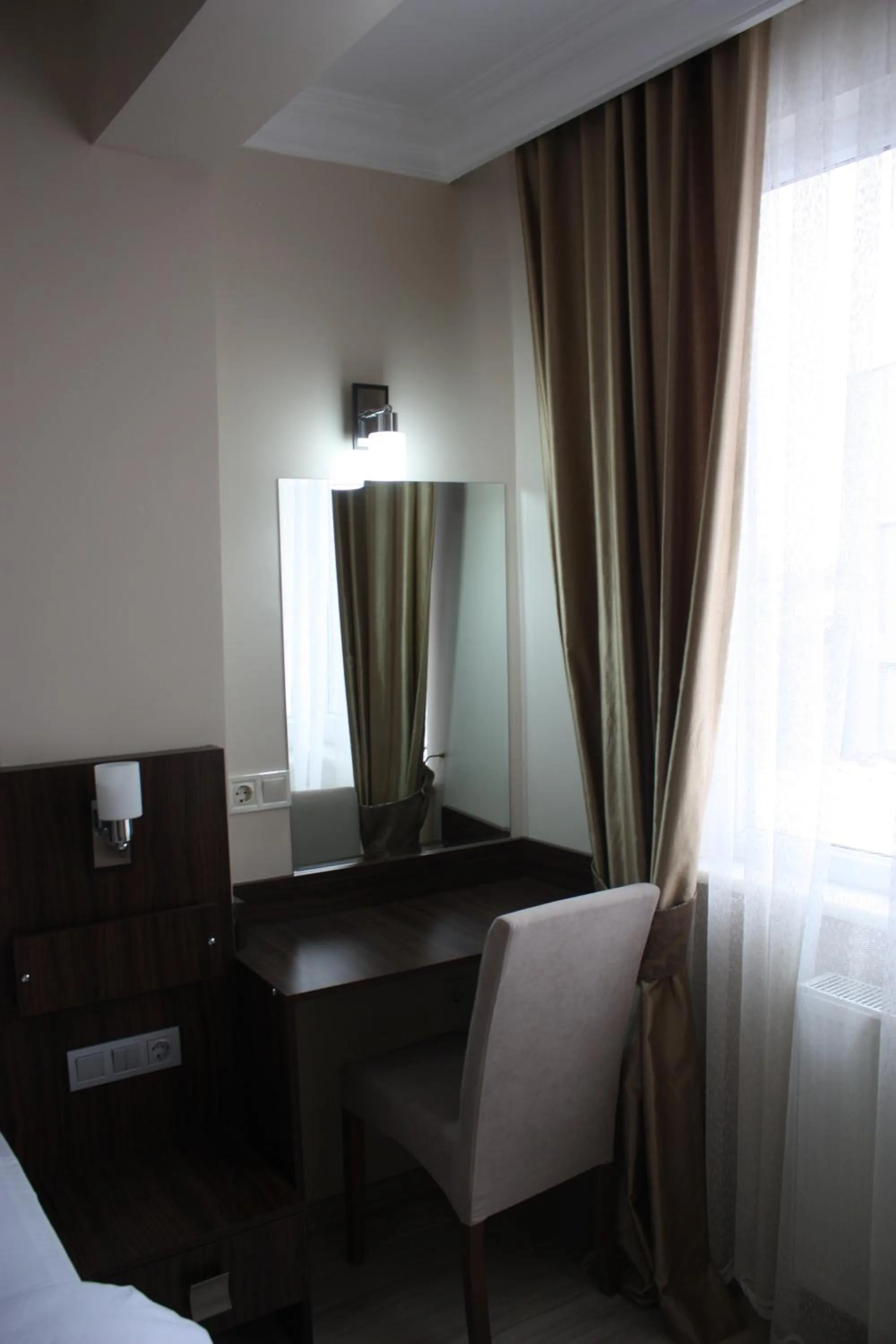 Seating area, Bed in Istanbul Central Hotel