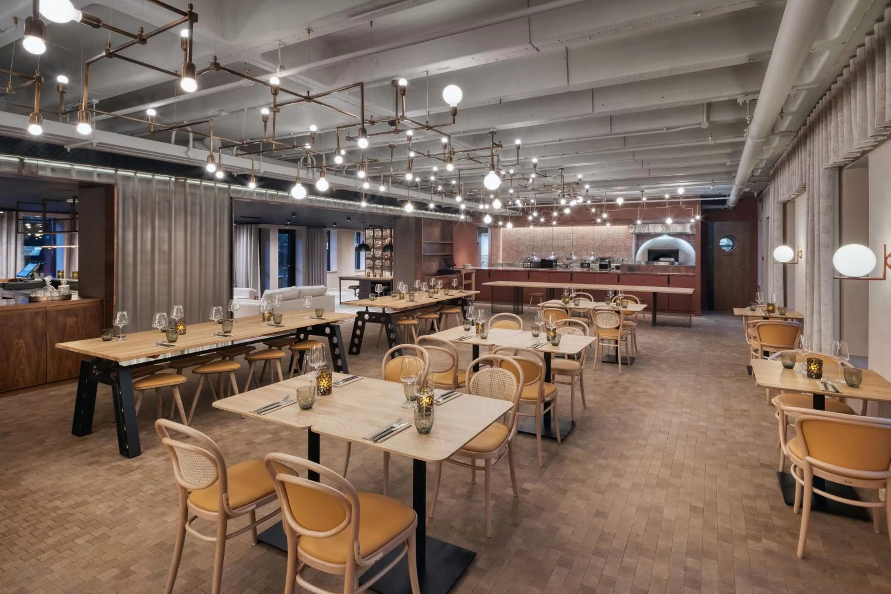 Restaurant/places to eat in Canopy by Hilton London City