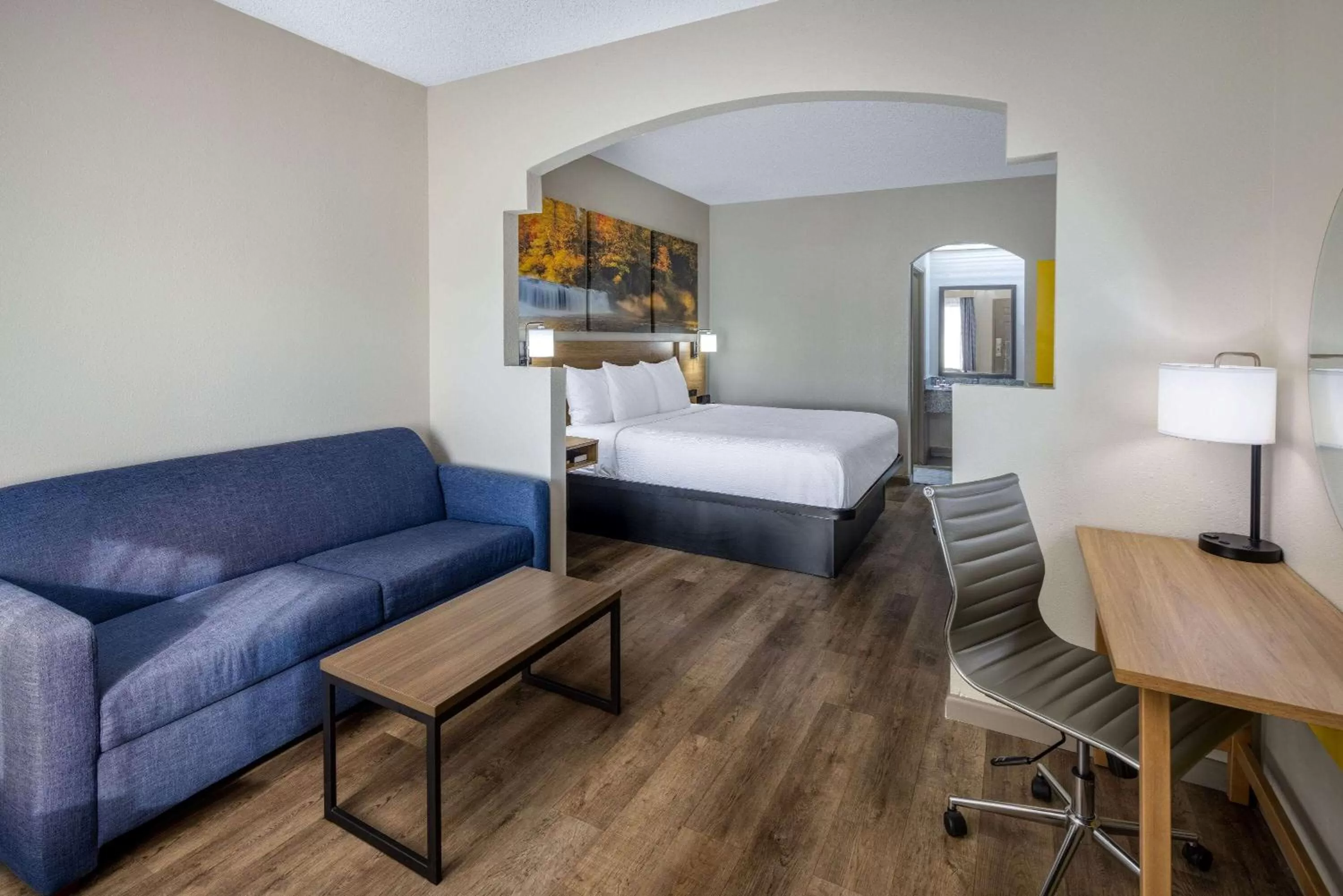 Bedroom, Bed in Days Inn by Wyndham Jackson