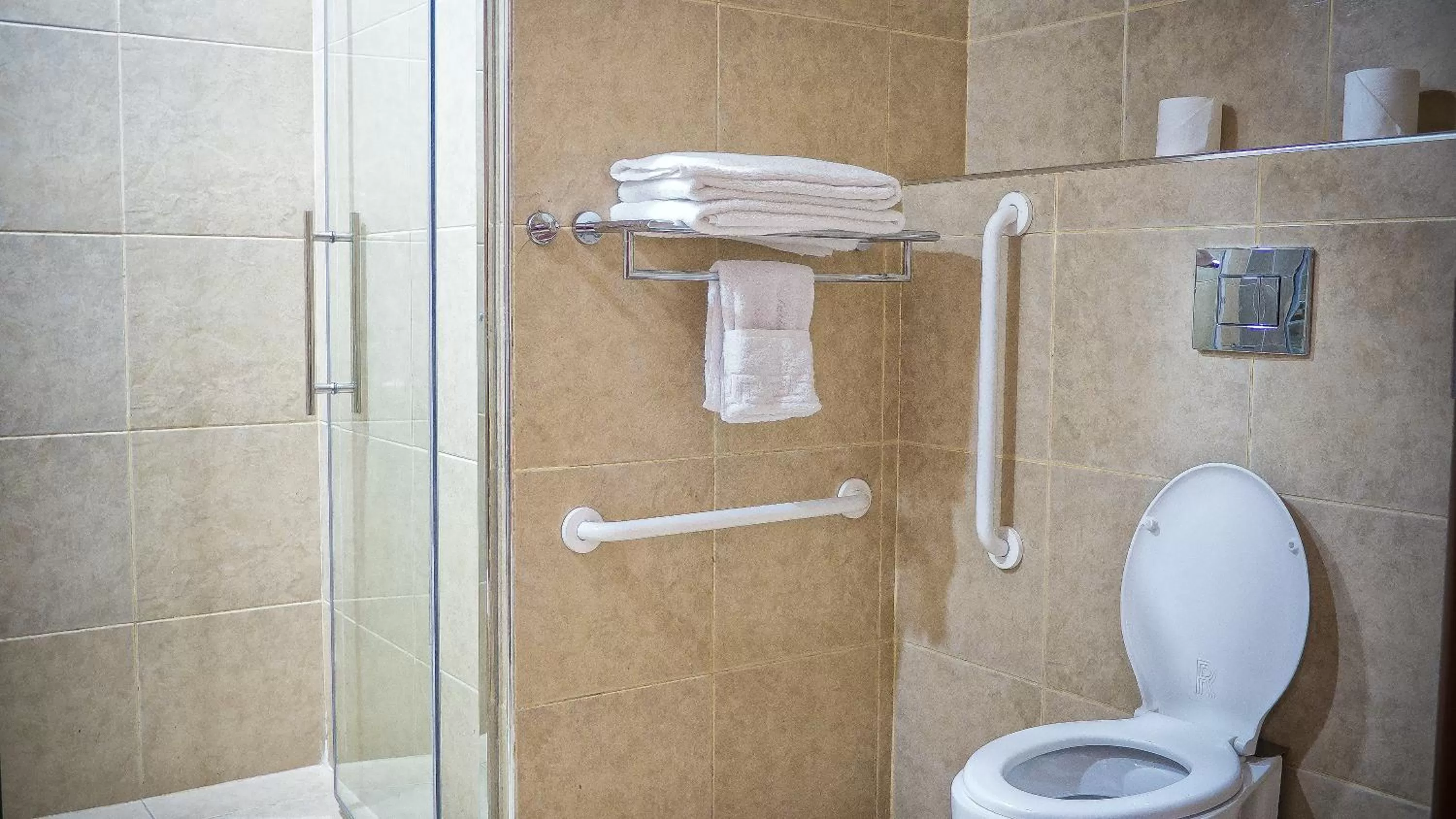 Toilet in Fairways Hotel Kisumu