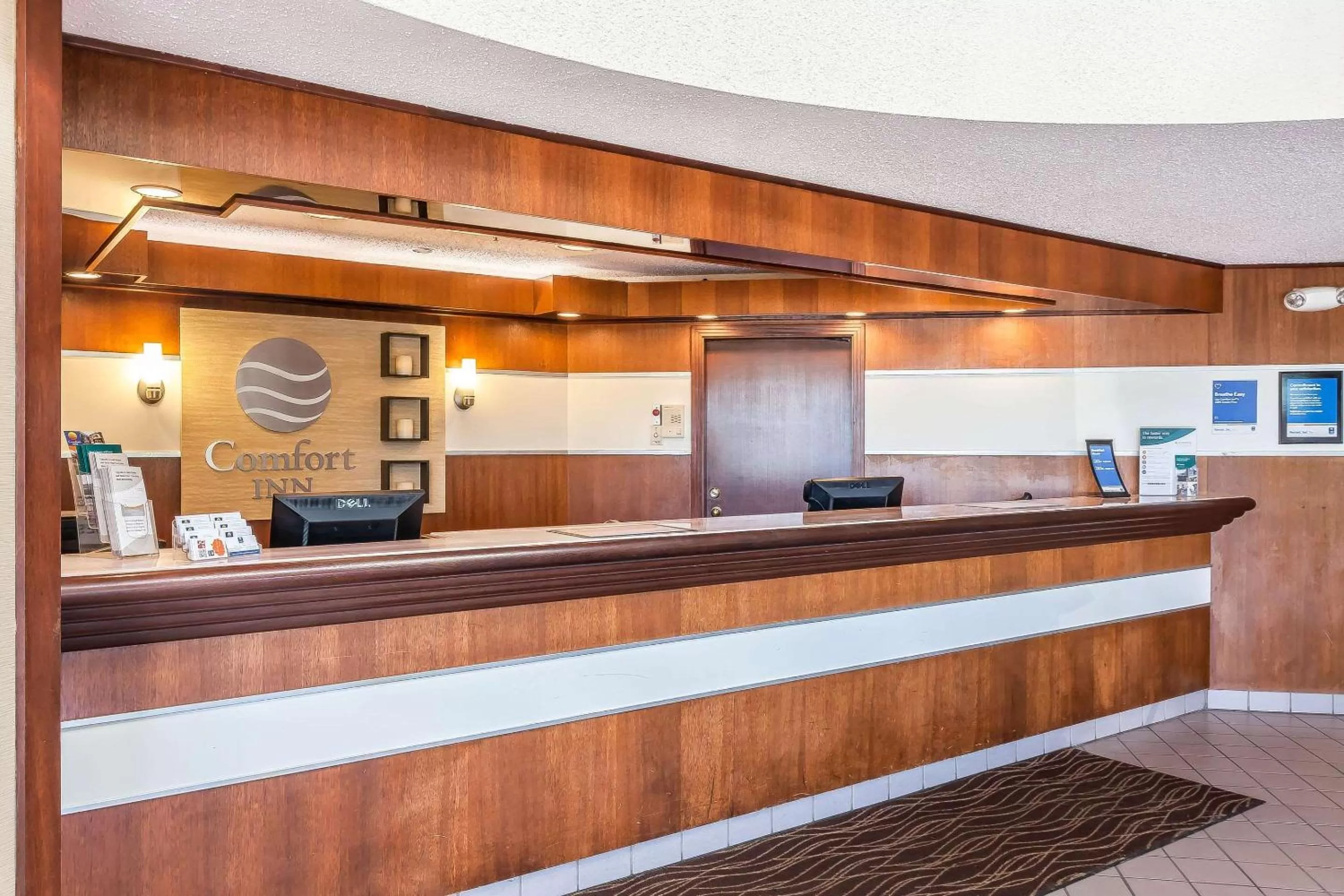 Lobby or reception in Comfort Inn - Hall of Fame