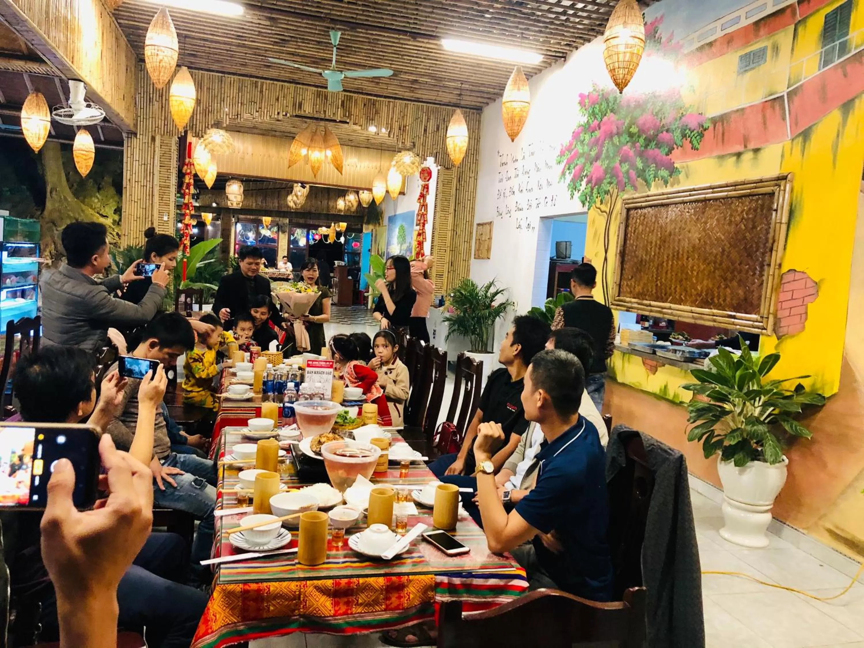 Restaurant/places to eat in Trang An Lotus Lake Homestay