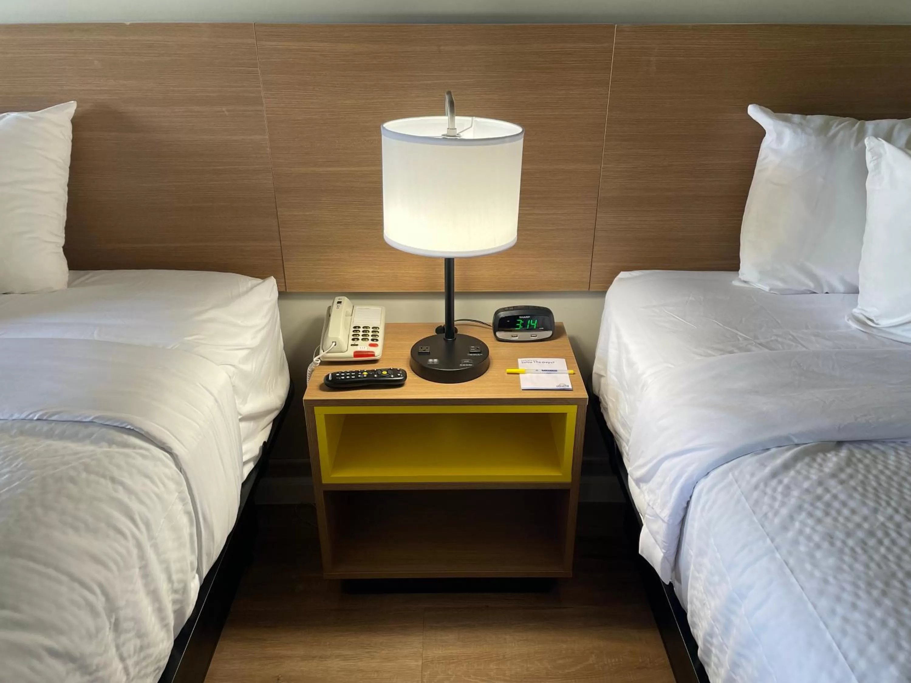 Bed in Days Inn by Wyndham Valdosta/Near Valdosta Mall