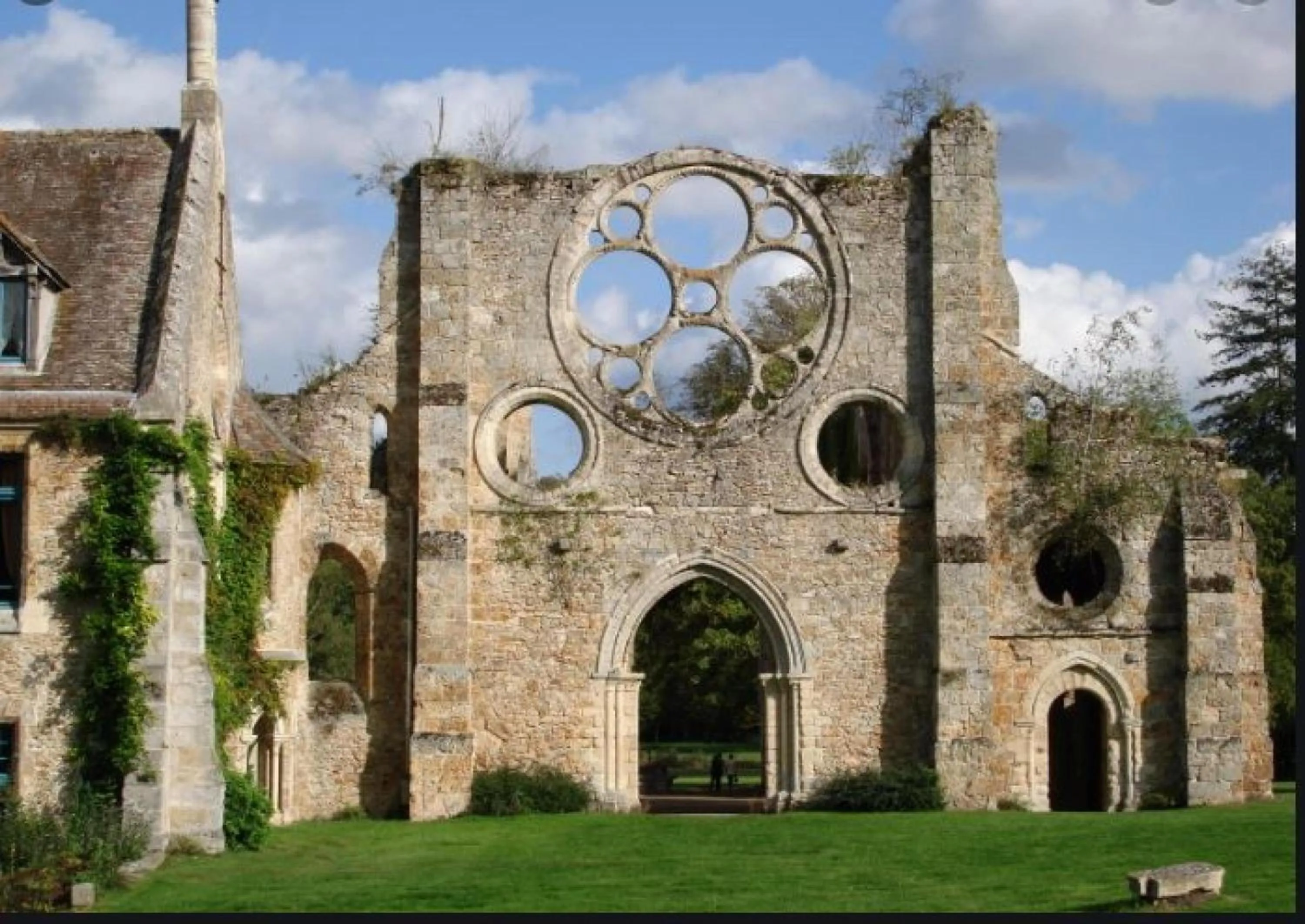 Nearby landmark in Holiday Inn Express Paris - Velizy by IHG