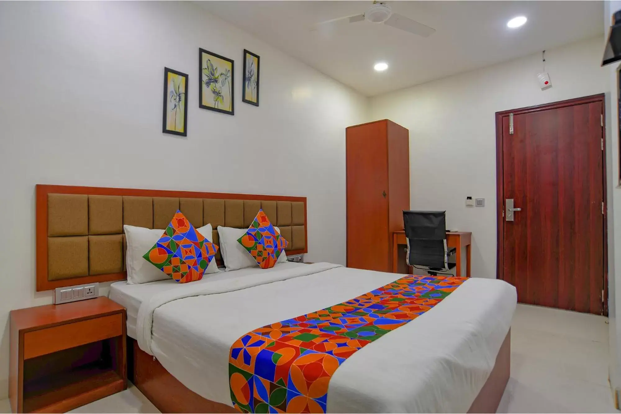 Deluxe Room - single occupancy in FabHotel Day2Day Deluxe Room - single occupancy in FabHotel Day2Day