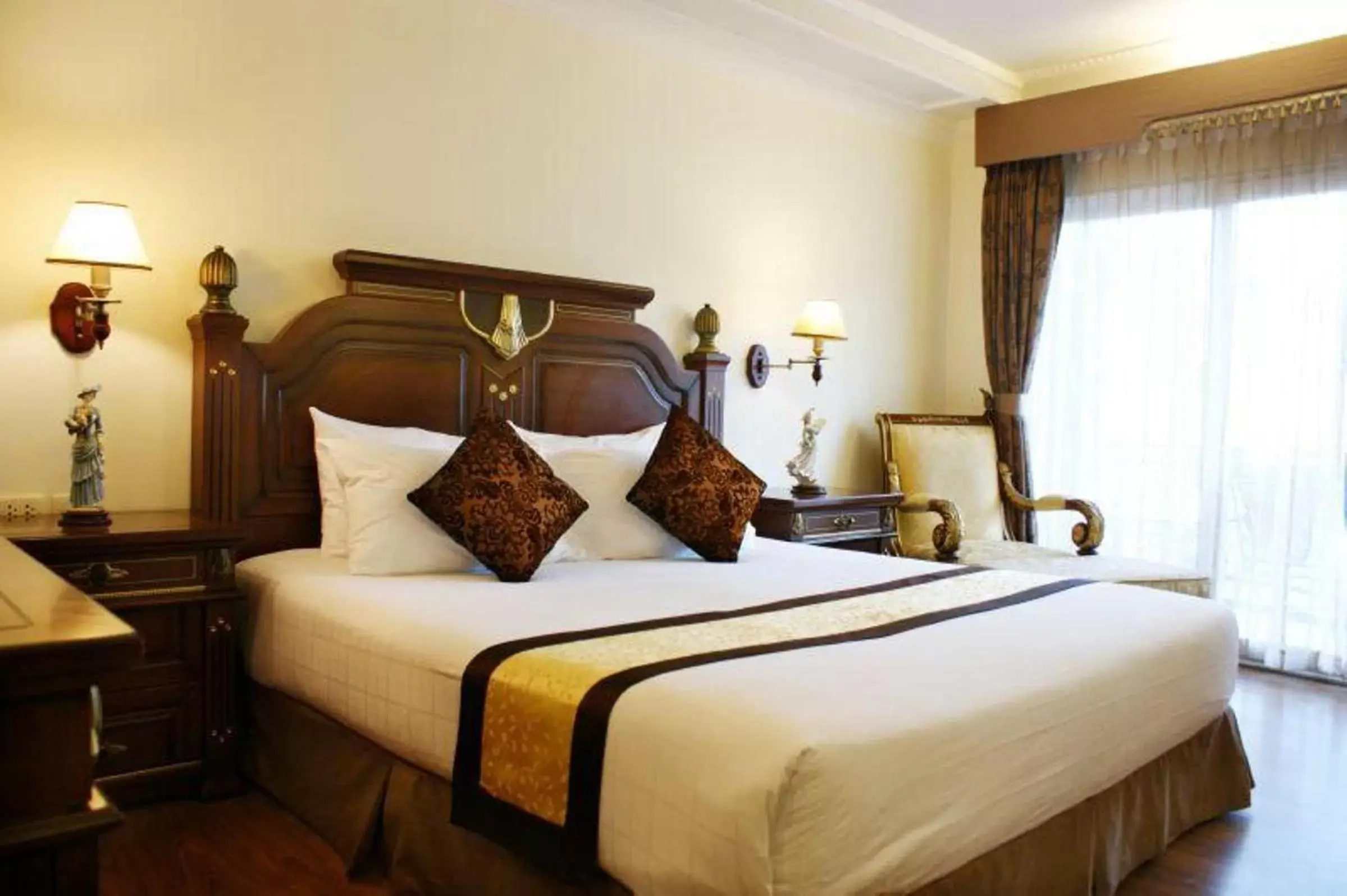 Standard Double Room in LK Metropole Standard Double Room in LK Metropole