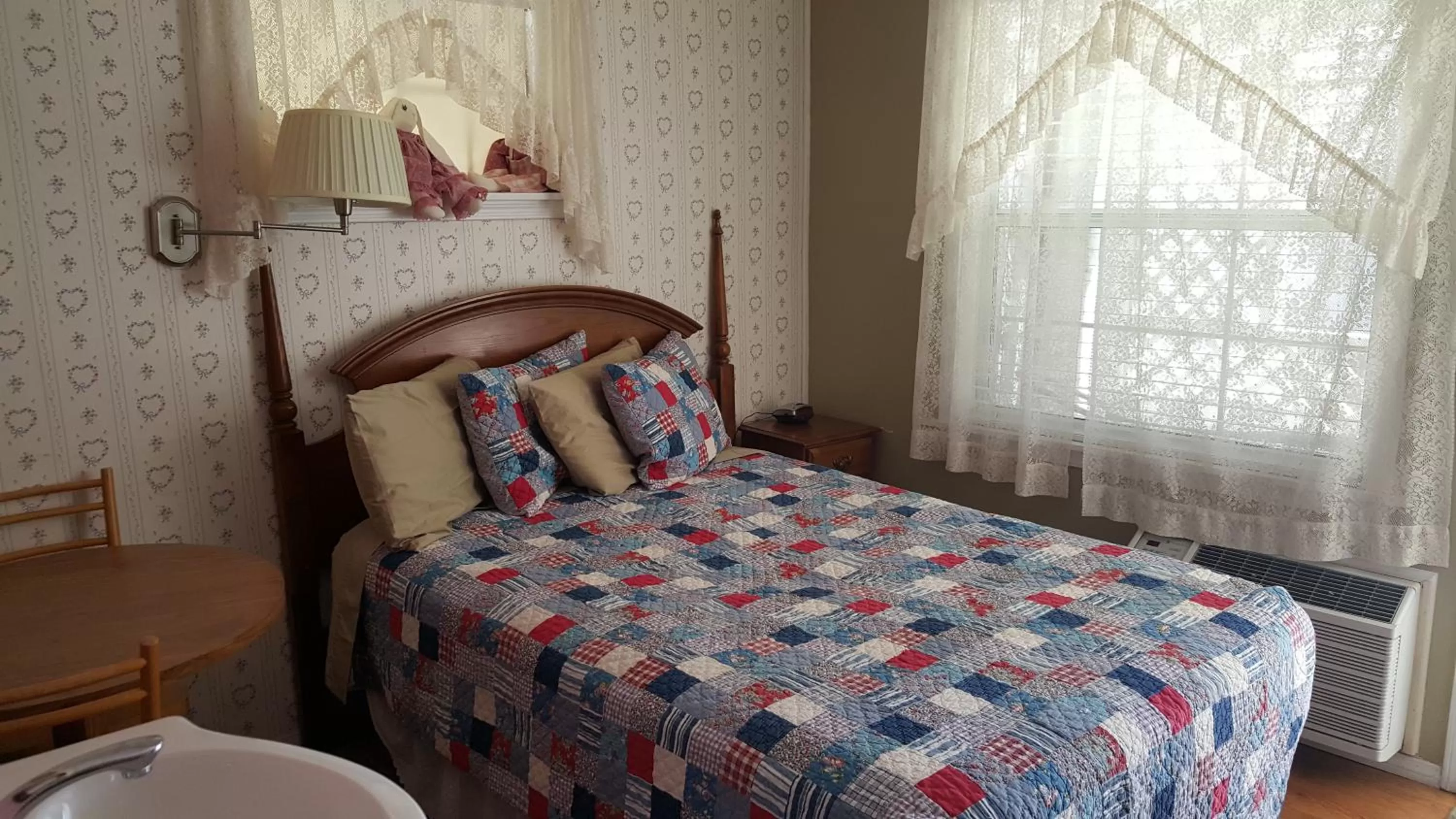 Nearby landmark in Canyon Country Inn