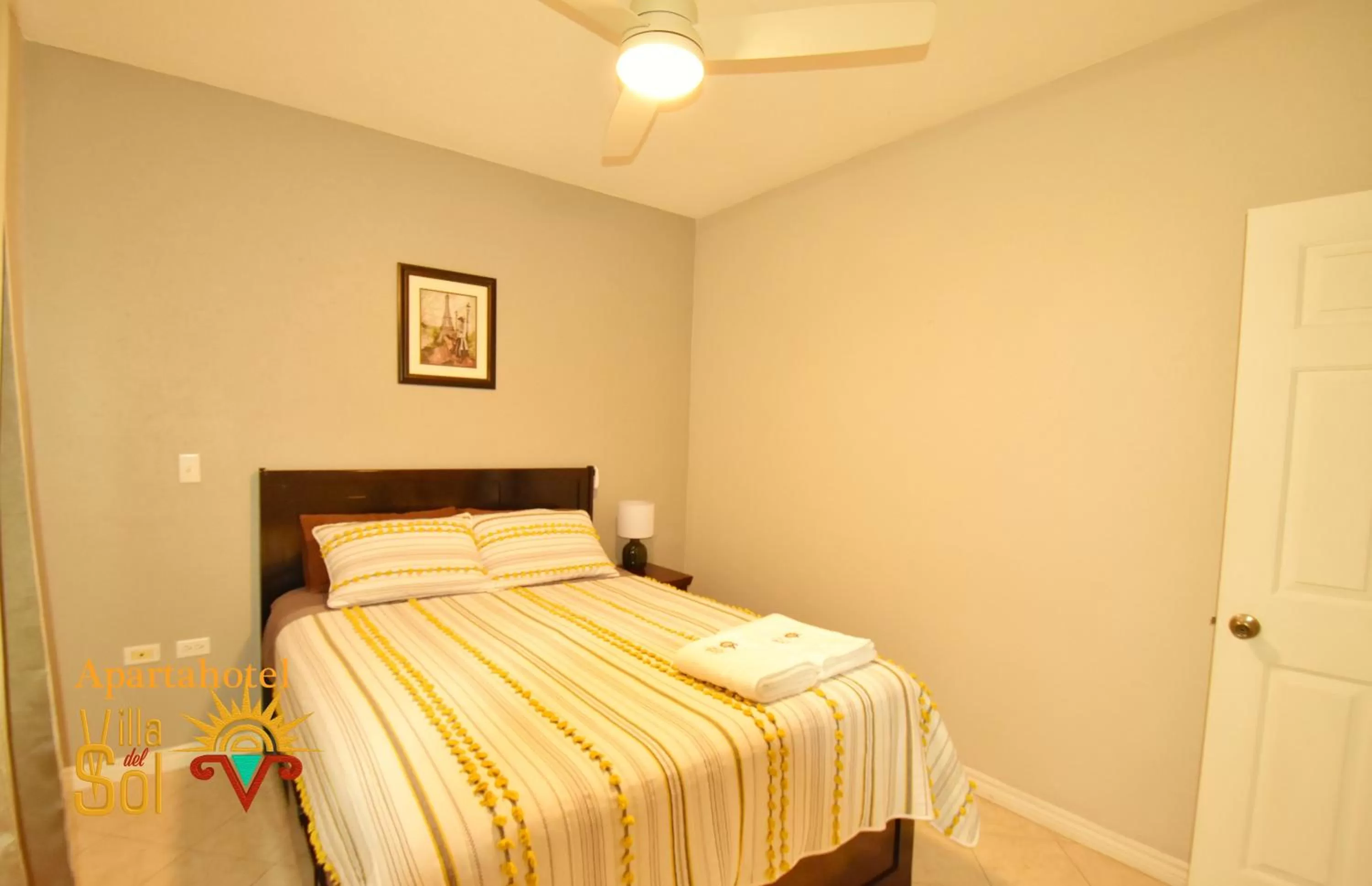 Bed in Villa Del Sol