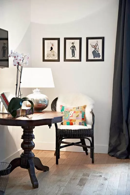 Decorative detail, Seating Area in Villa Adélaïde