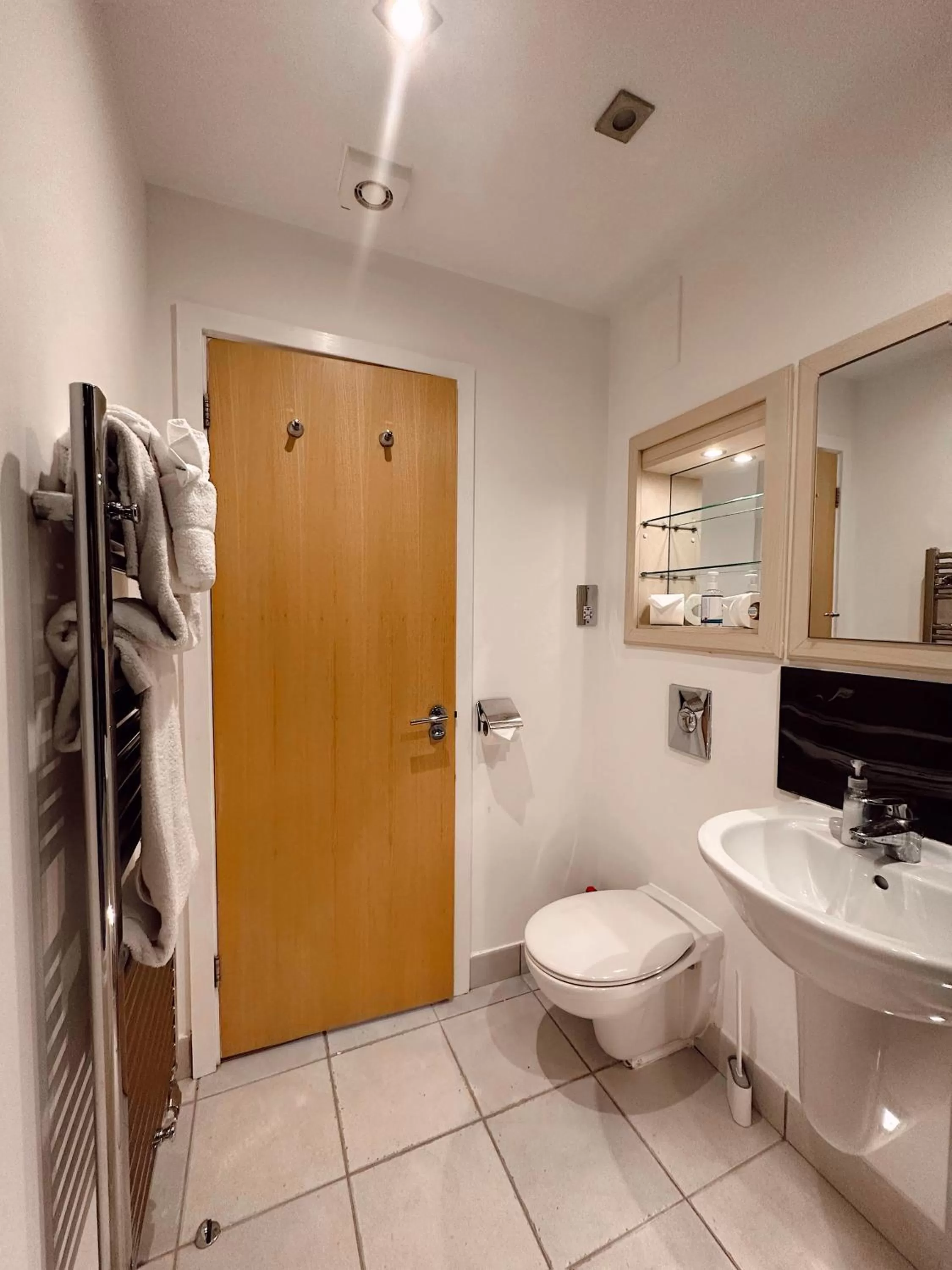 Bathroom in Canary Wharf - Luxury Apartments