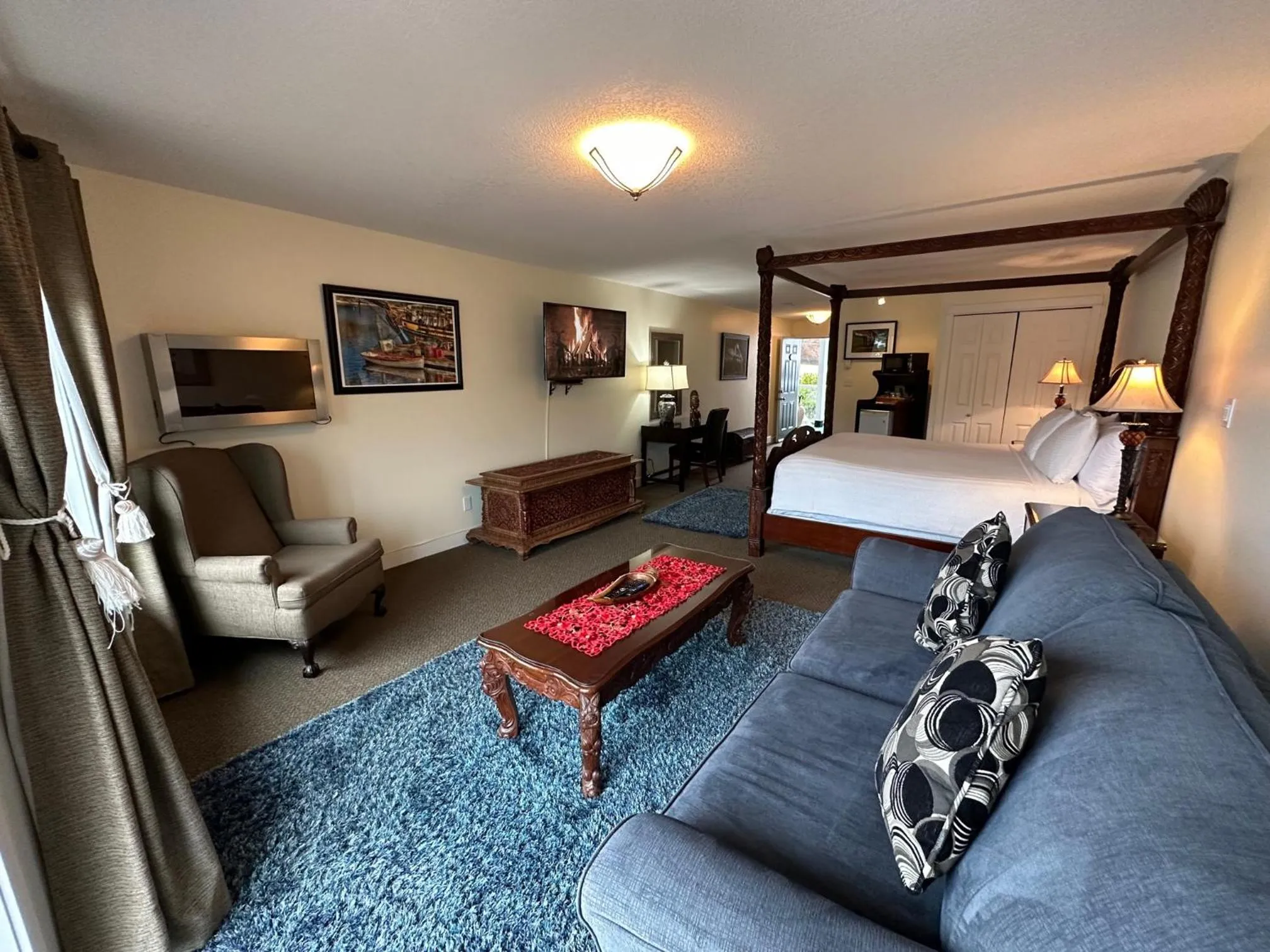 Bedroom, Bed in Bayshore Waterfront Inn